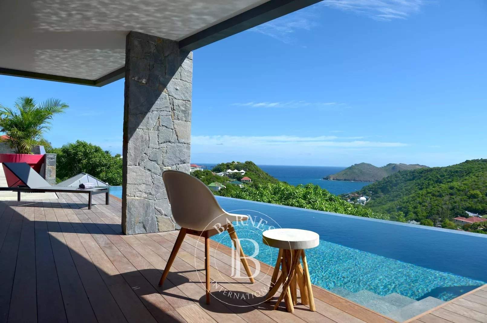 New built 4 bedrooms villa on Flamands' hills. picture 1