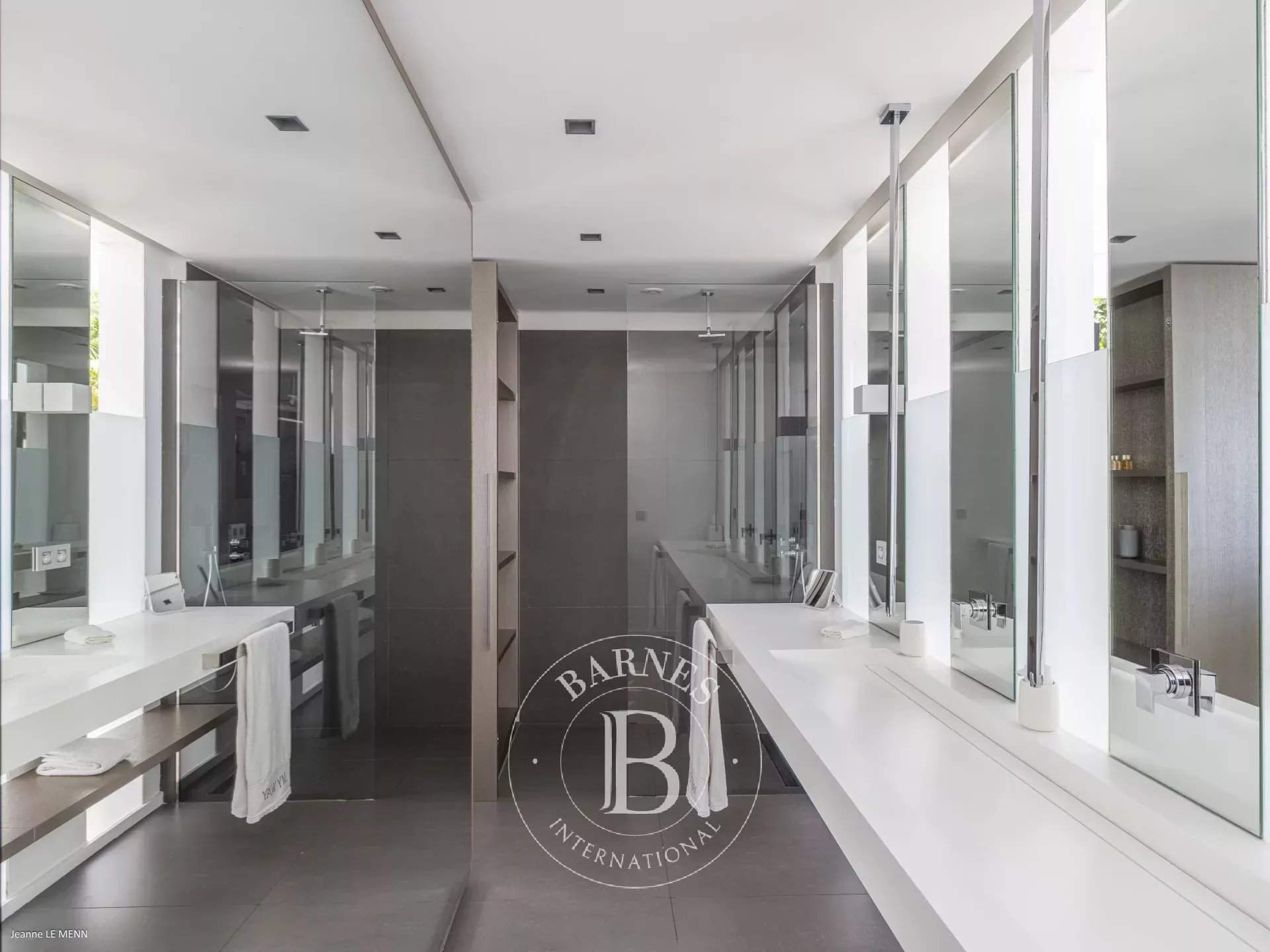 Amazing villa in Flamands picture 13