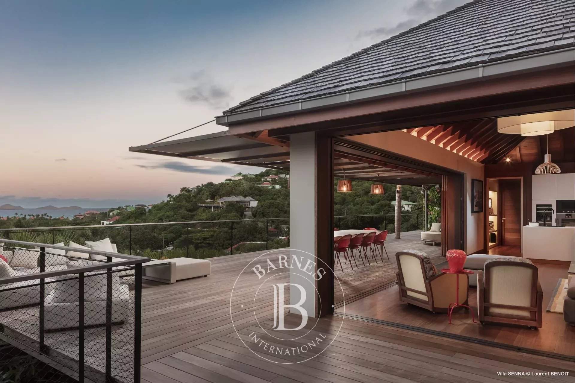 Beautiful contemporary villa picture 2