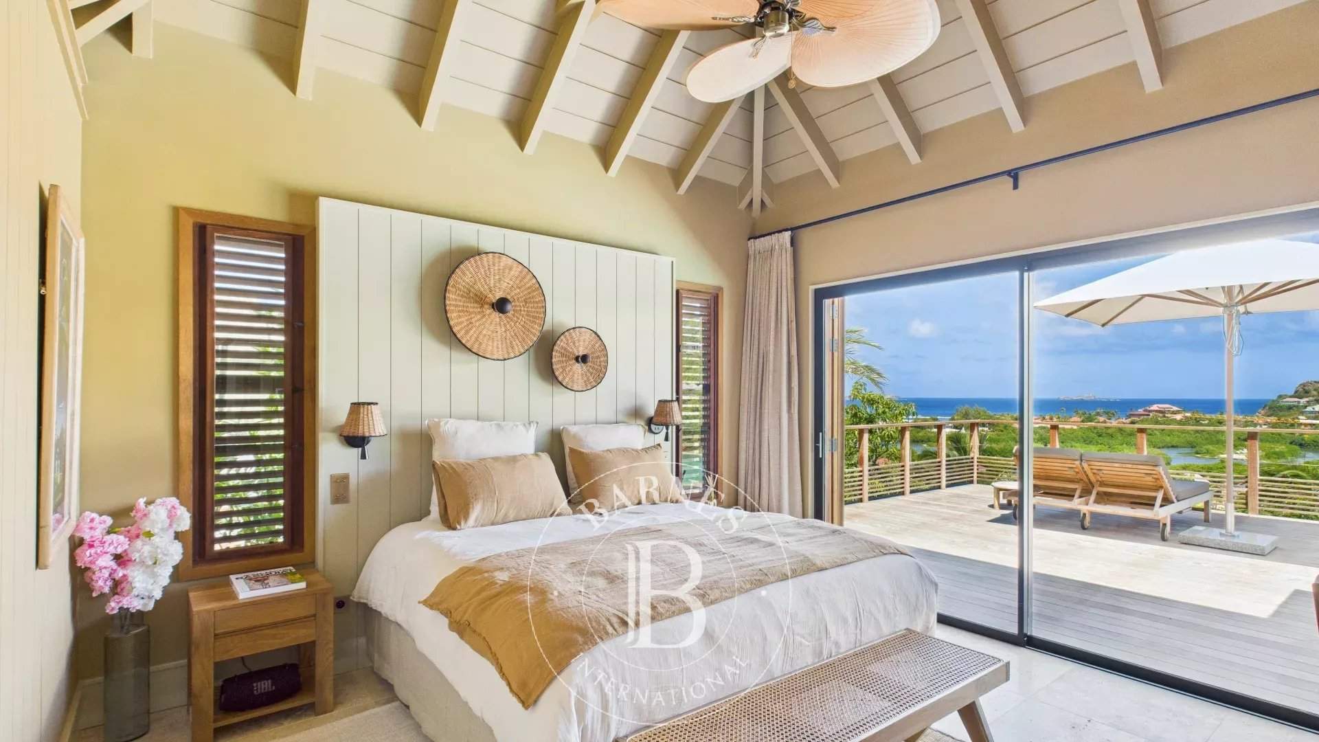 Villa Bonnie, moderne avec vue imprenable sur la baie de St Jean. picture 13