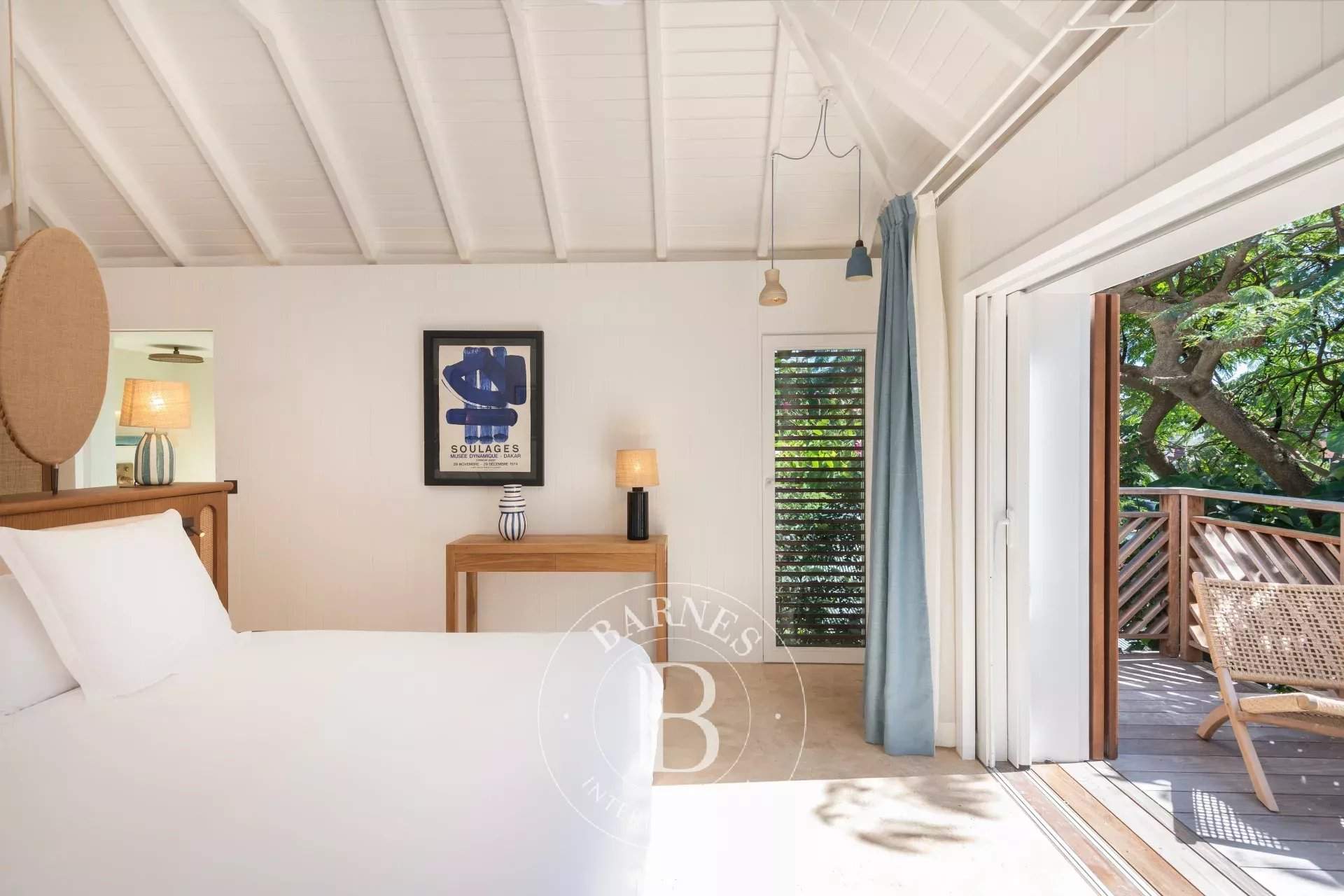 Stunning 4-bedroom villa facing the sunset. picture 11