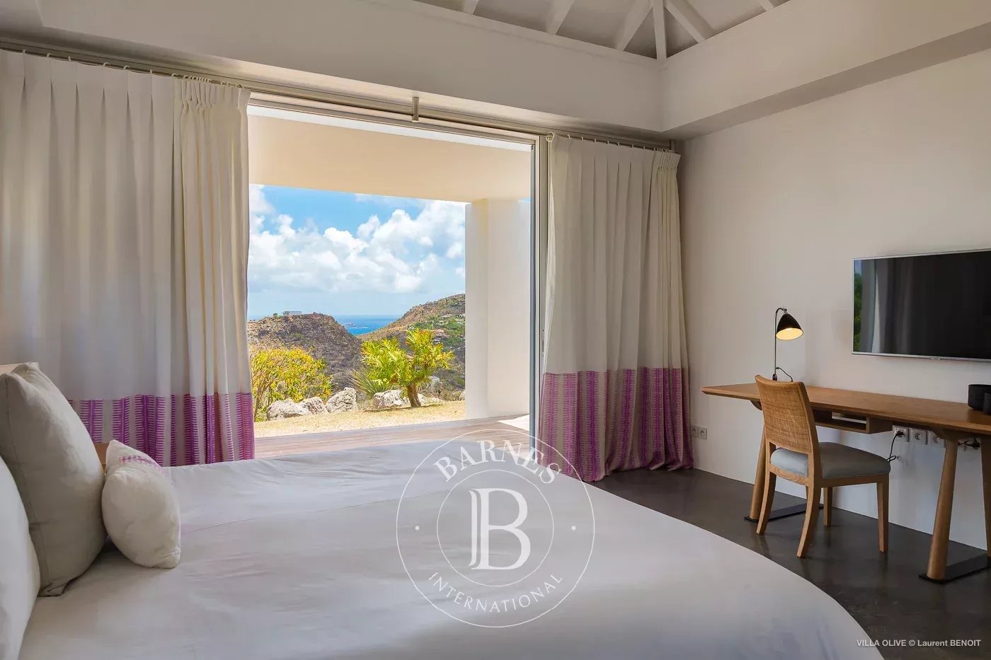 Bright, beautiful  and private 4 bedrooms villa picture 17