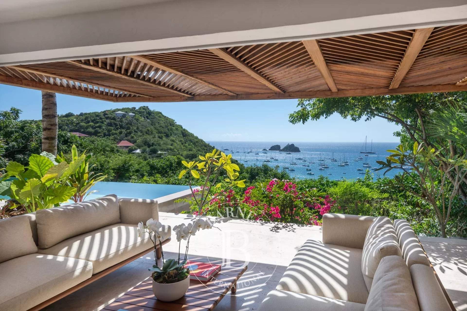 Stunning 4-bedroom villa facing the sunset. picture 5