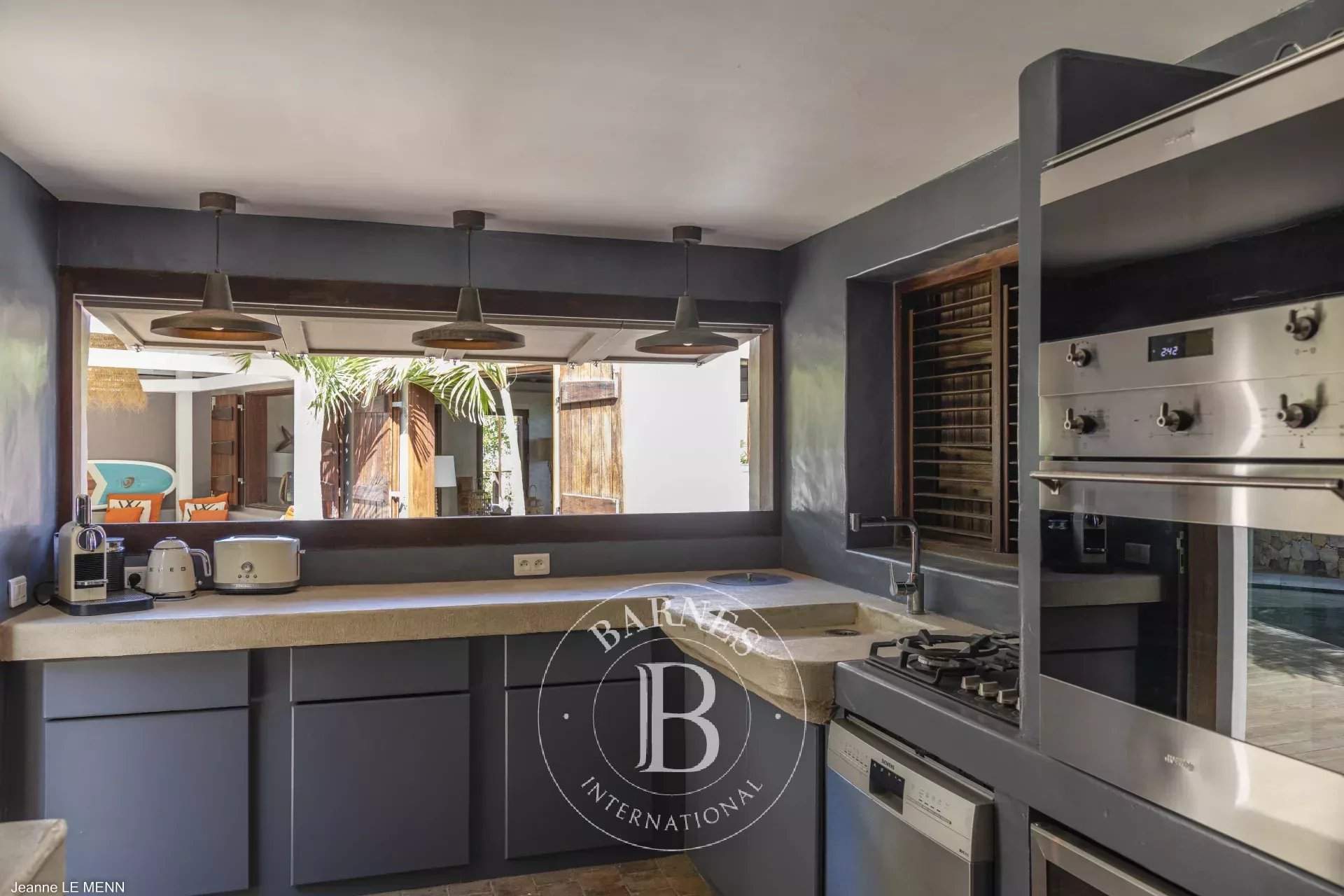 Beautiful Caribbean villa picture 10