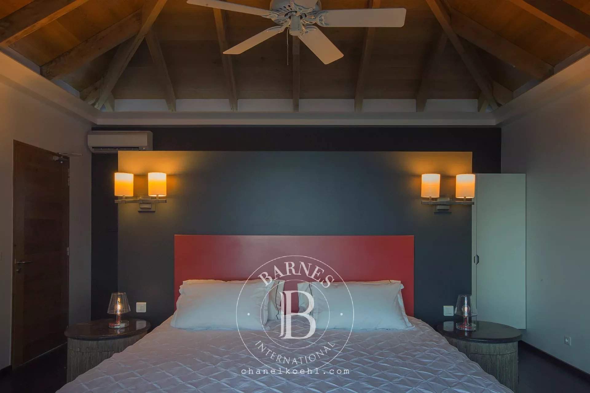 Villa 4 chambres avec vue sur la baie de St Jean. picture 12