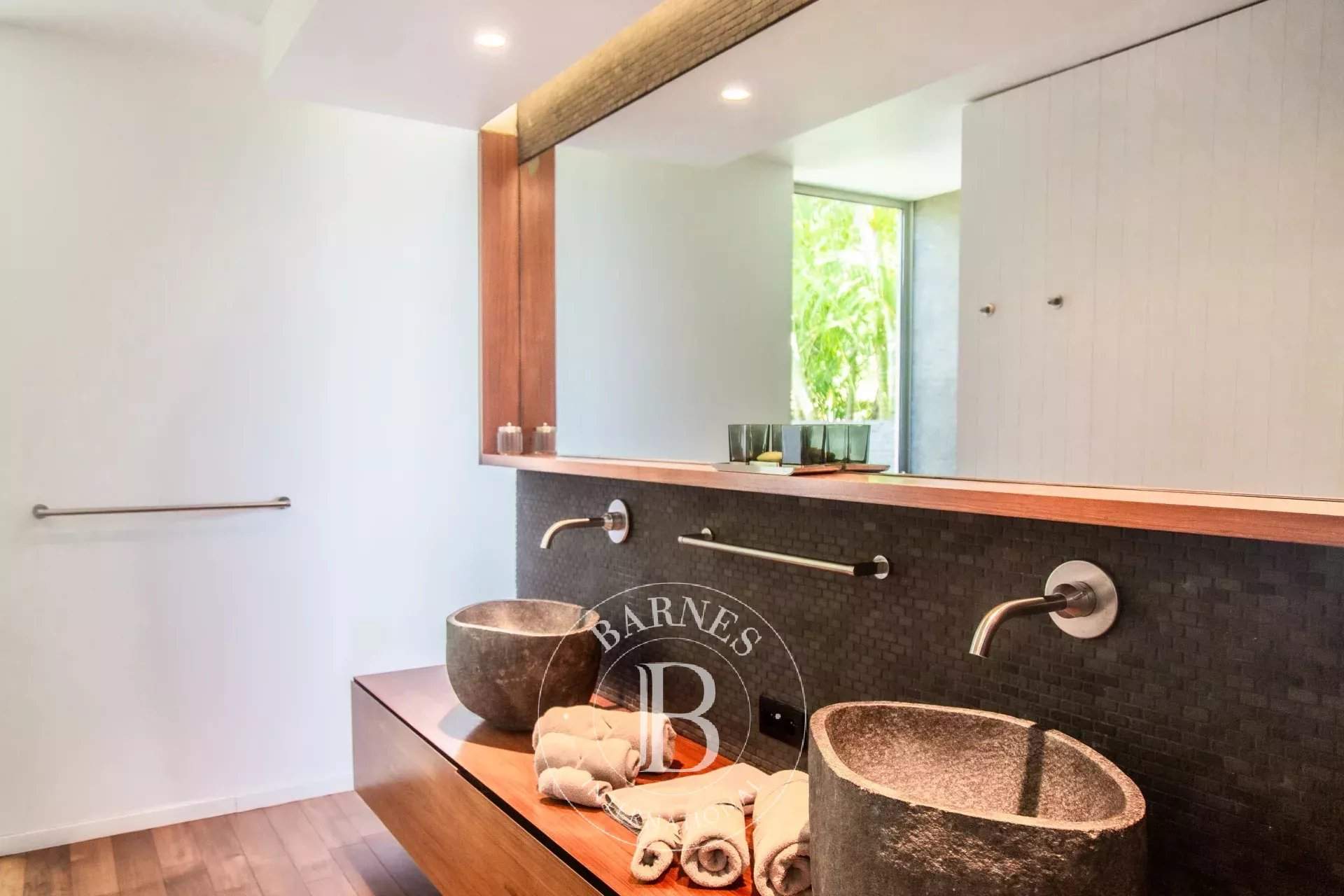 Peaceful and Tranquil Villa in Colombier picture 17