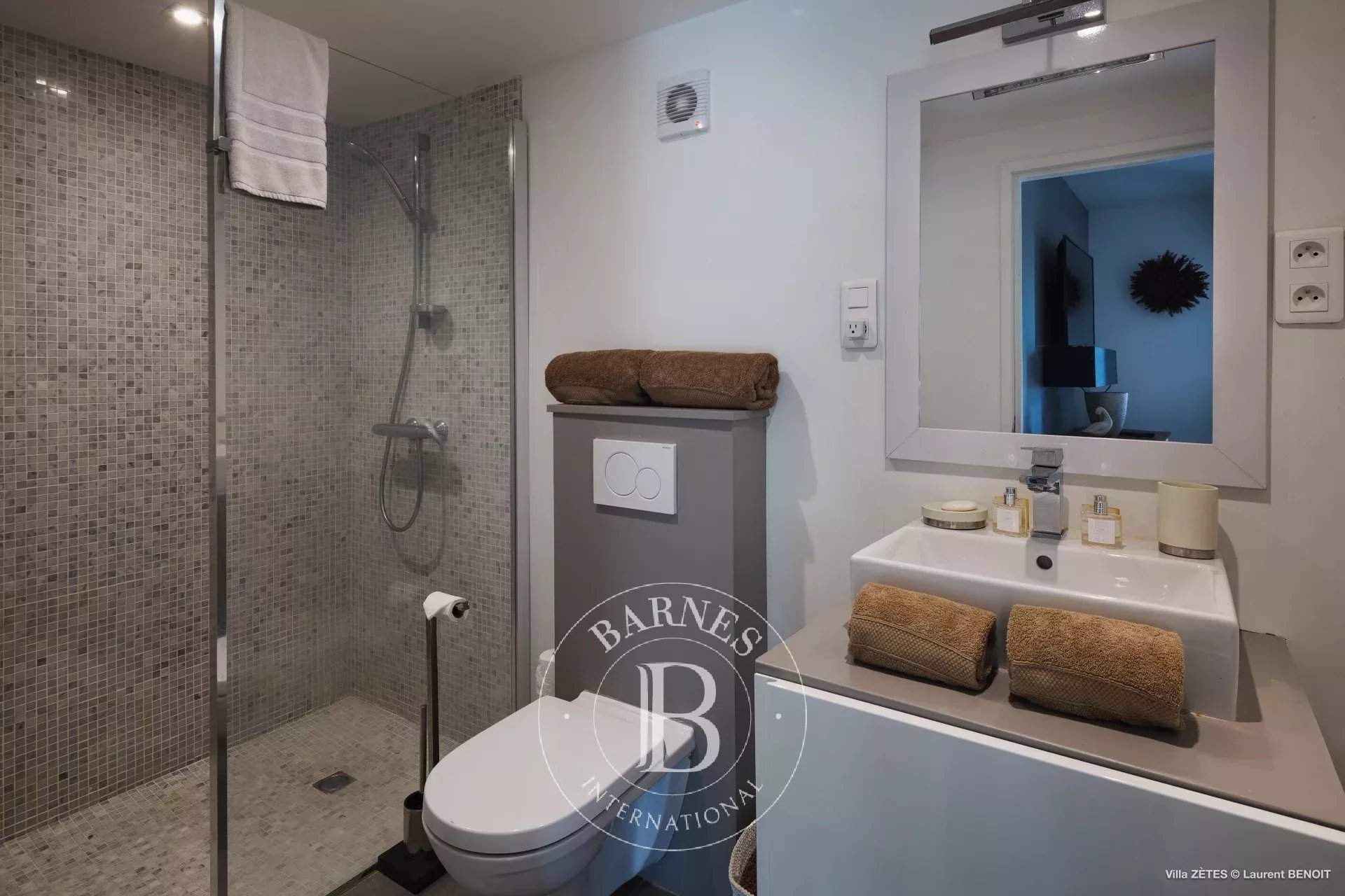 Very private 4 bedroom villa in Lorient hills. picture 19