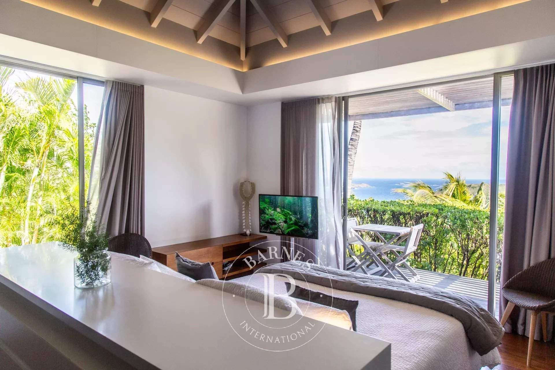 Peaceful and Tranquil Villa in Colombier picture 14