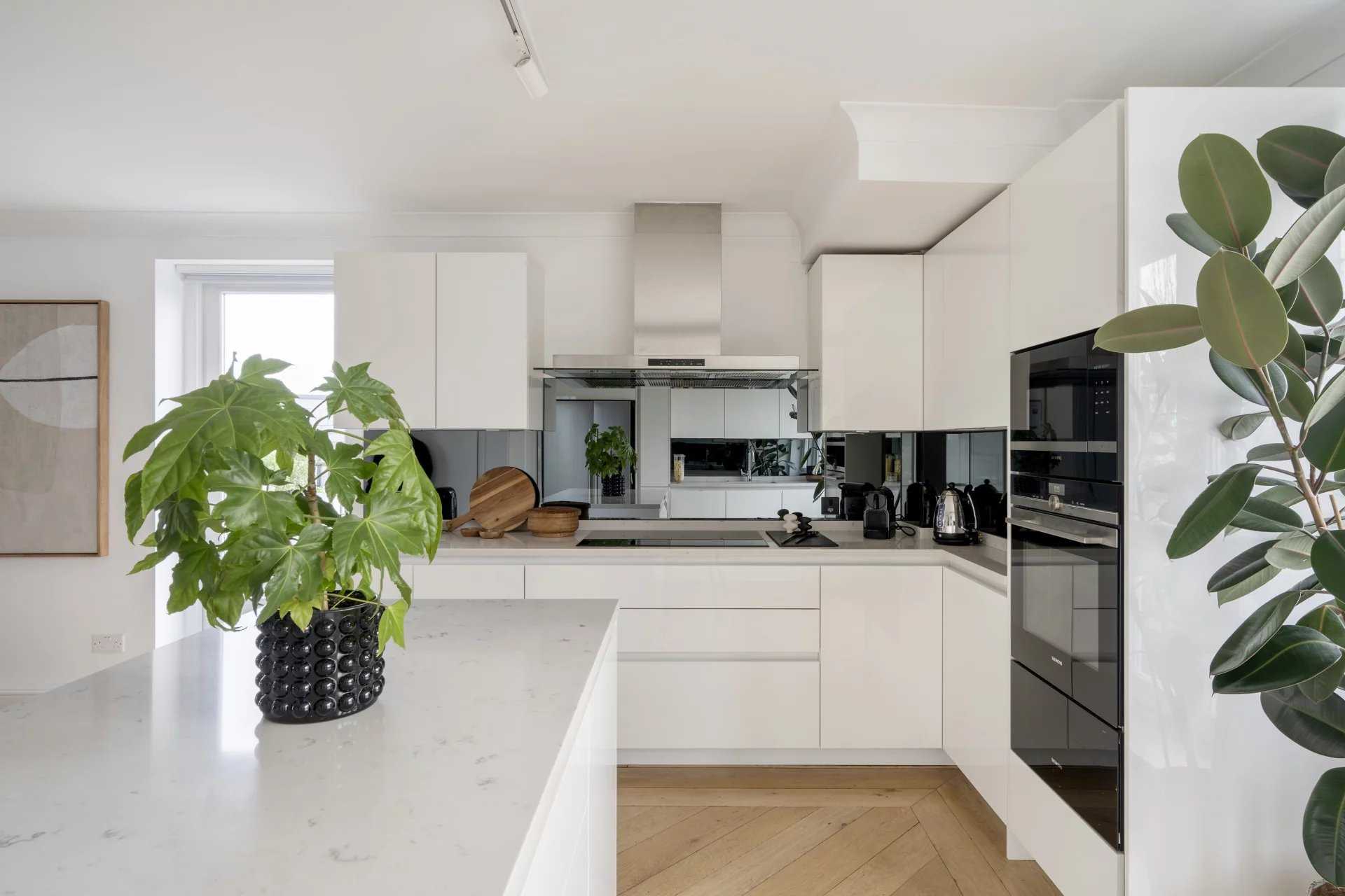 London  - Apartment 5 Bedrooms