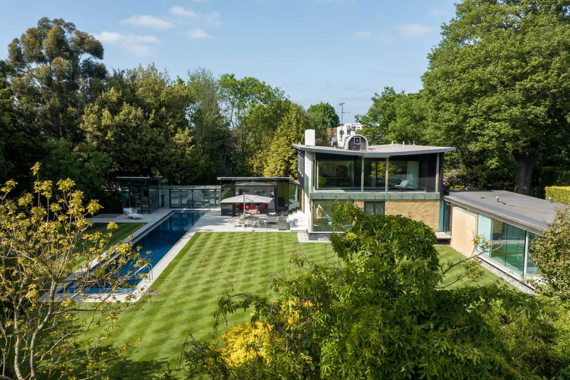 London  - House 4 Bedrooms