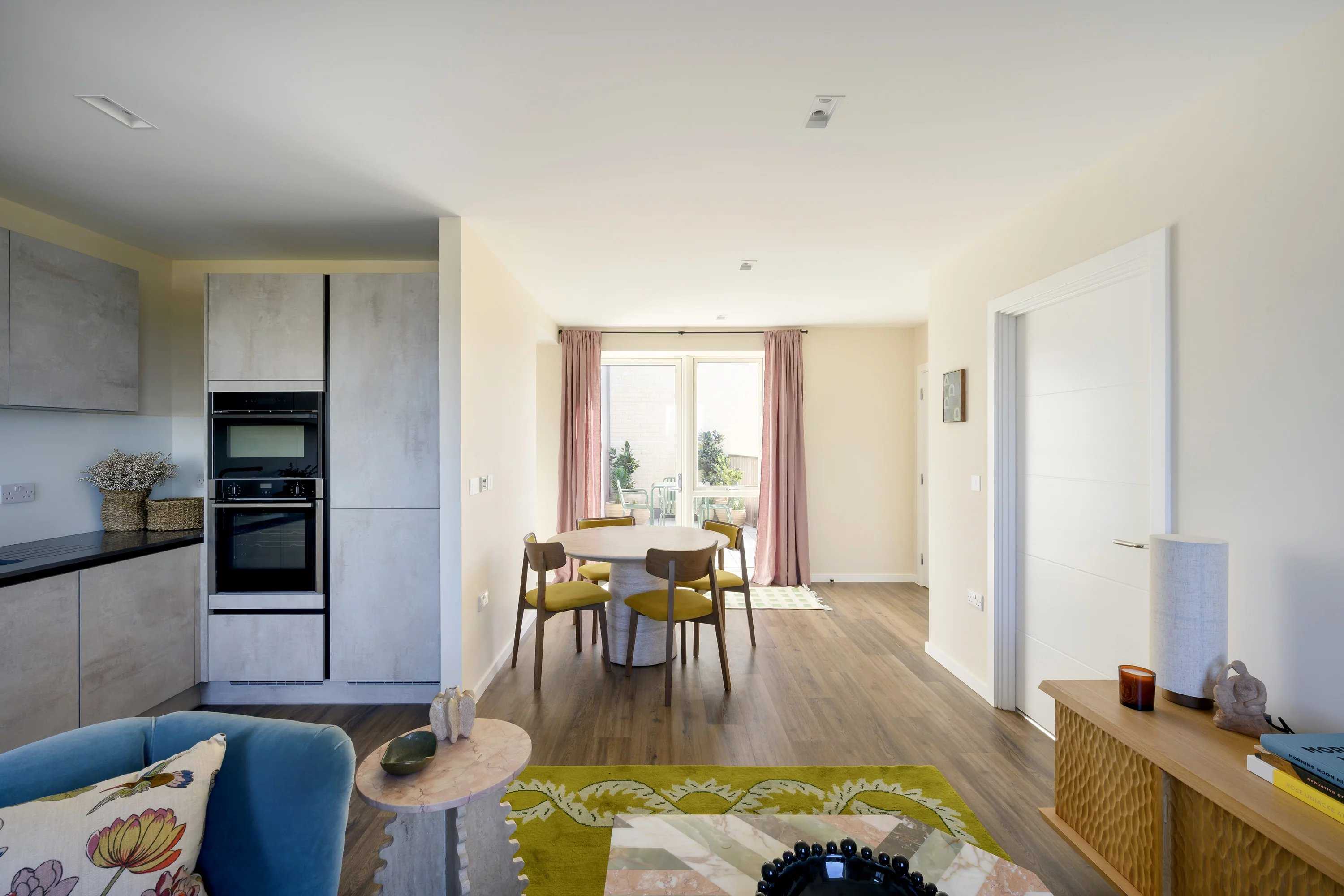 Wheatstone Gardens, North Kensington picture 9