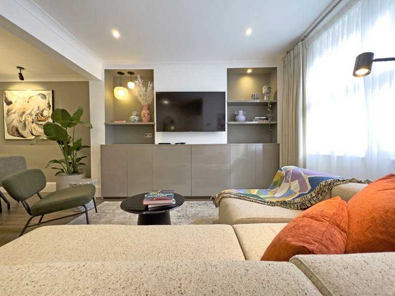 London  - House 3 Bedrooms
