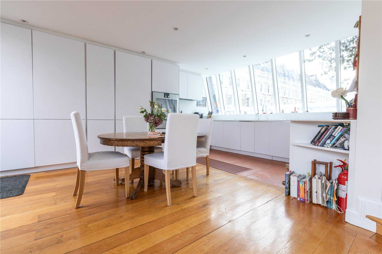   - House 5 Bedrooms