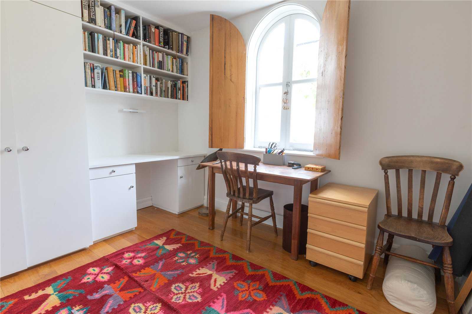   - House 5 Bedrooms