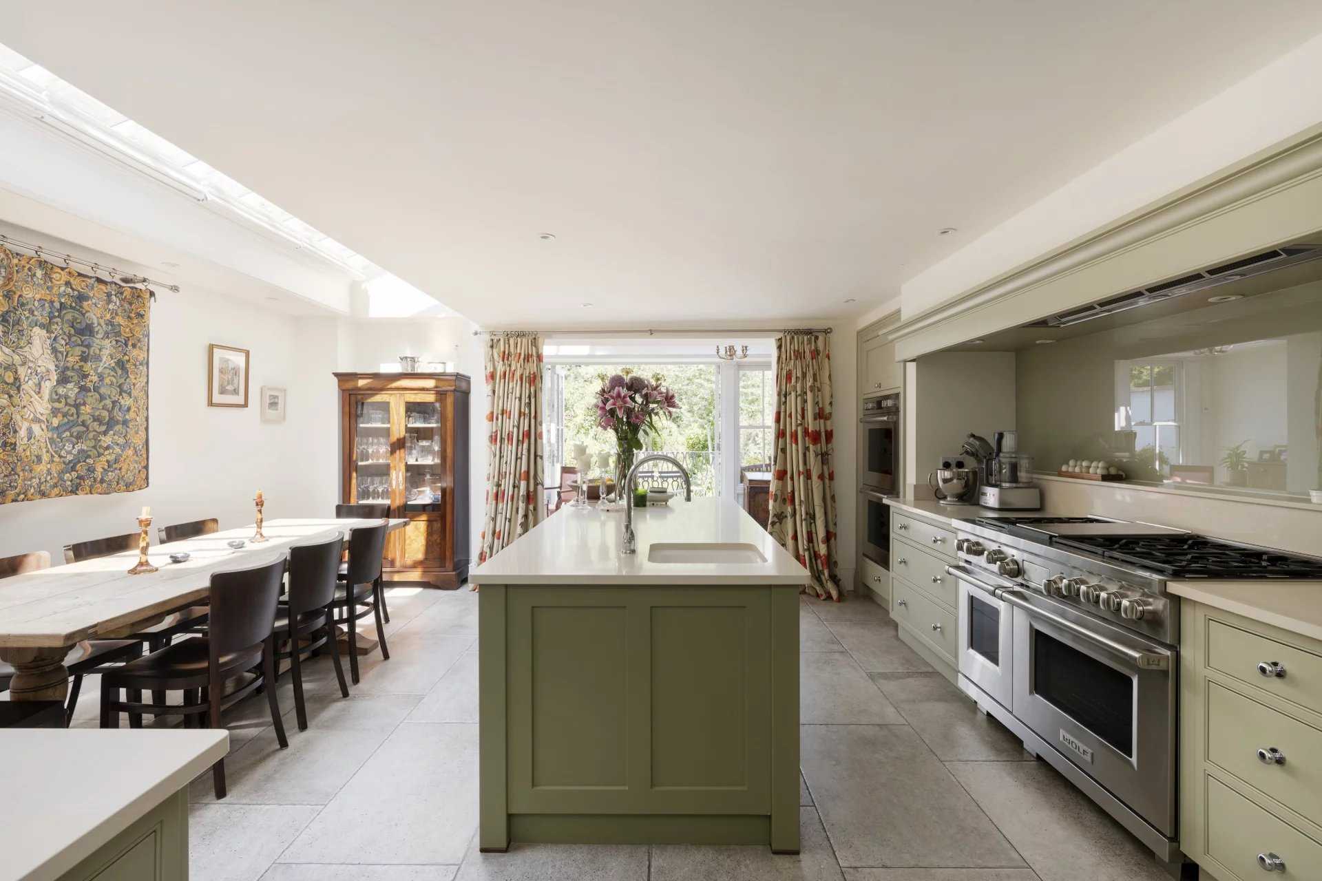 London  - House 4 Bedrooms