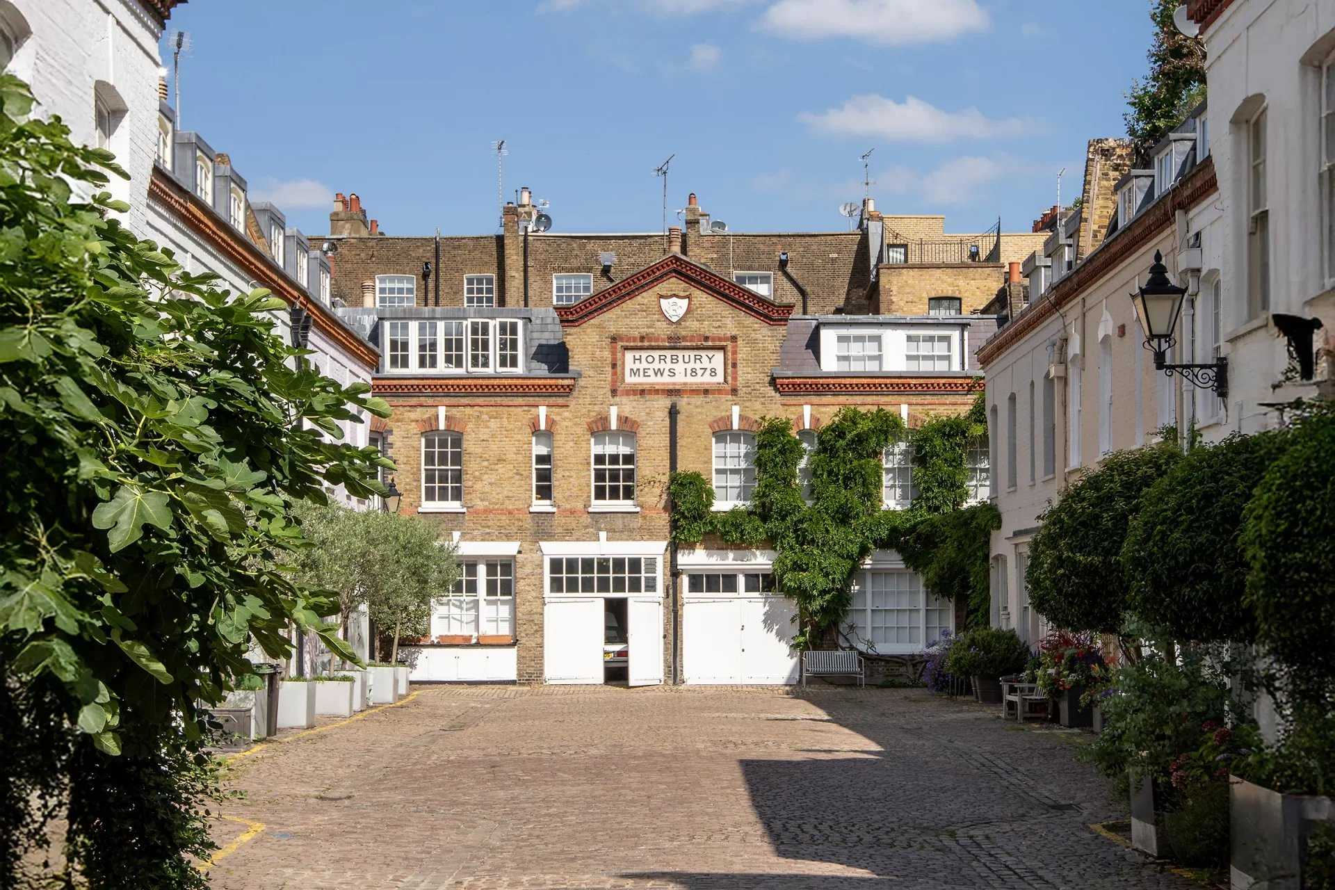 House London  -  ref 85872282 (picture 1)