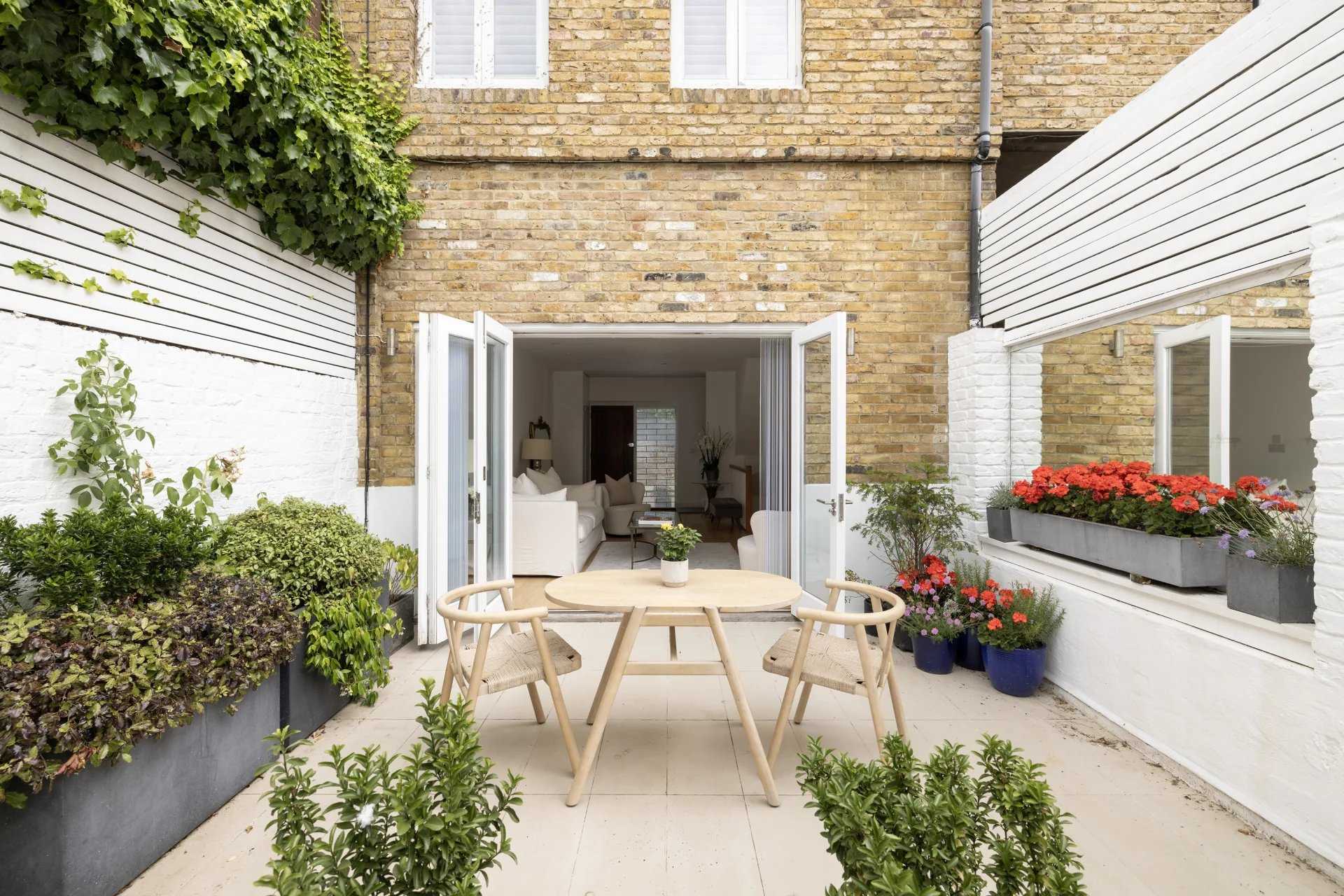 House London  -  ref 85938645 (picture 1)