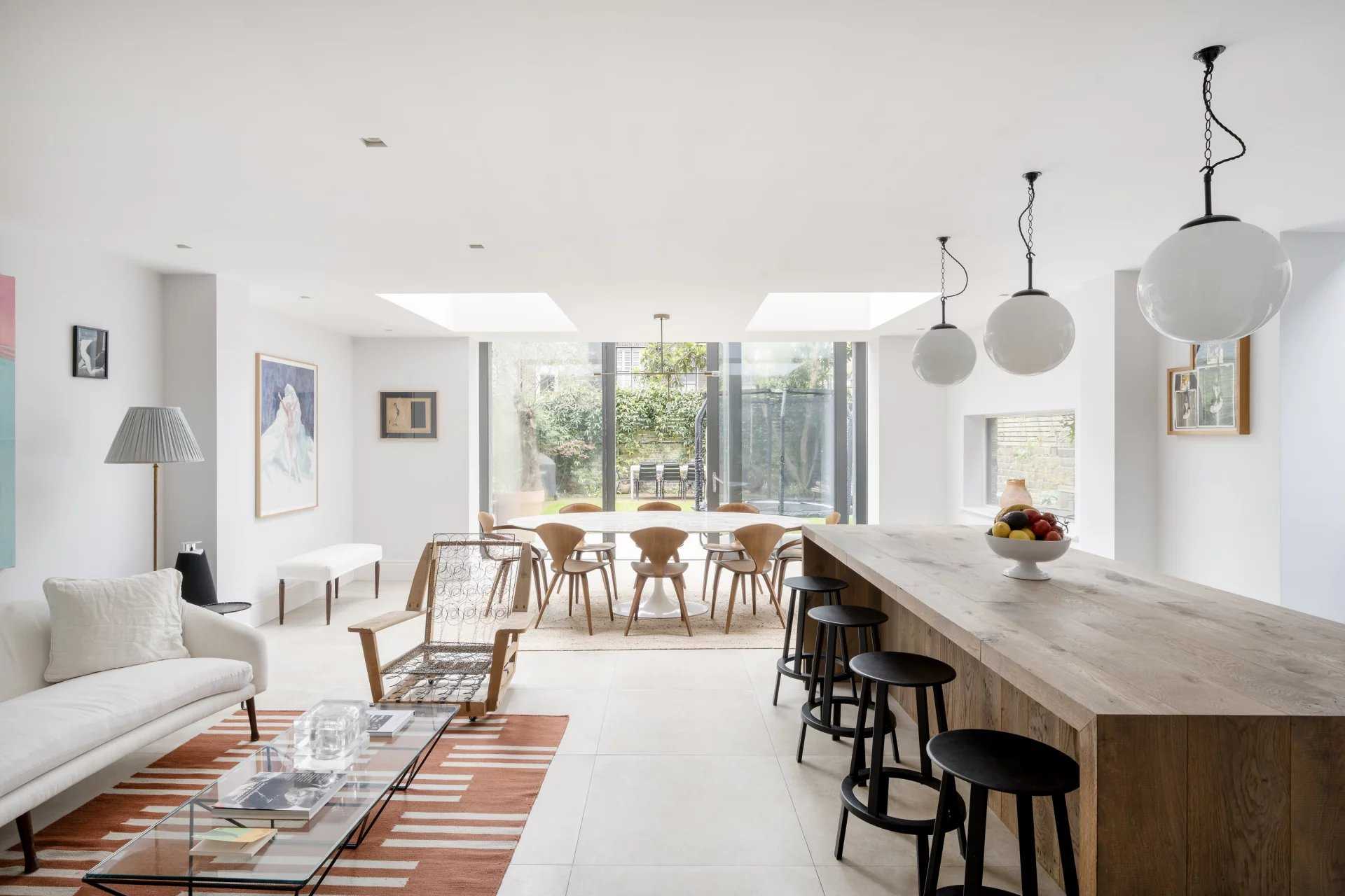 House London  -  ref 85953818 (picture 1)