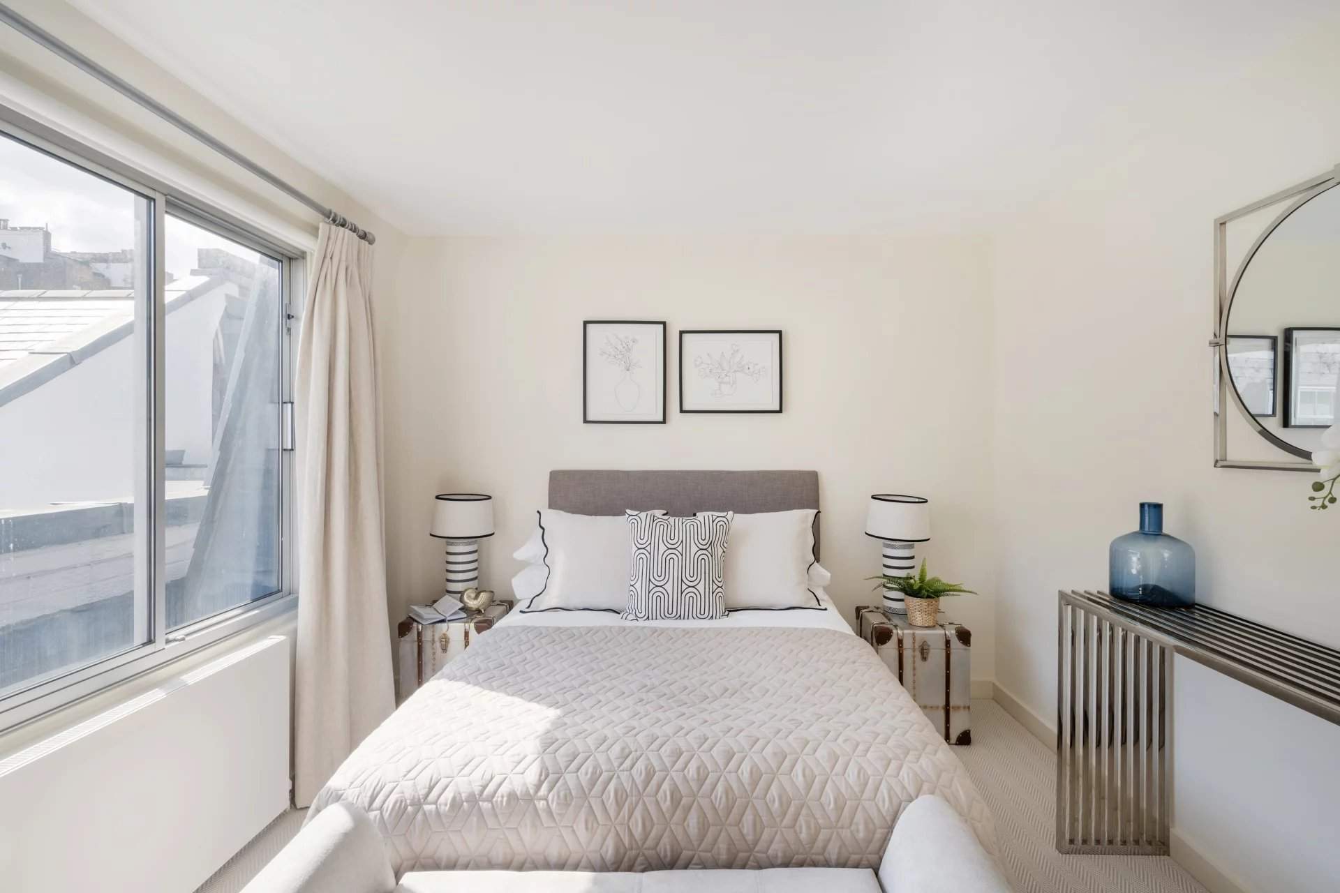 London  - House 3 Bedrooms - picture 10