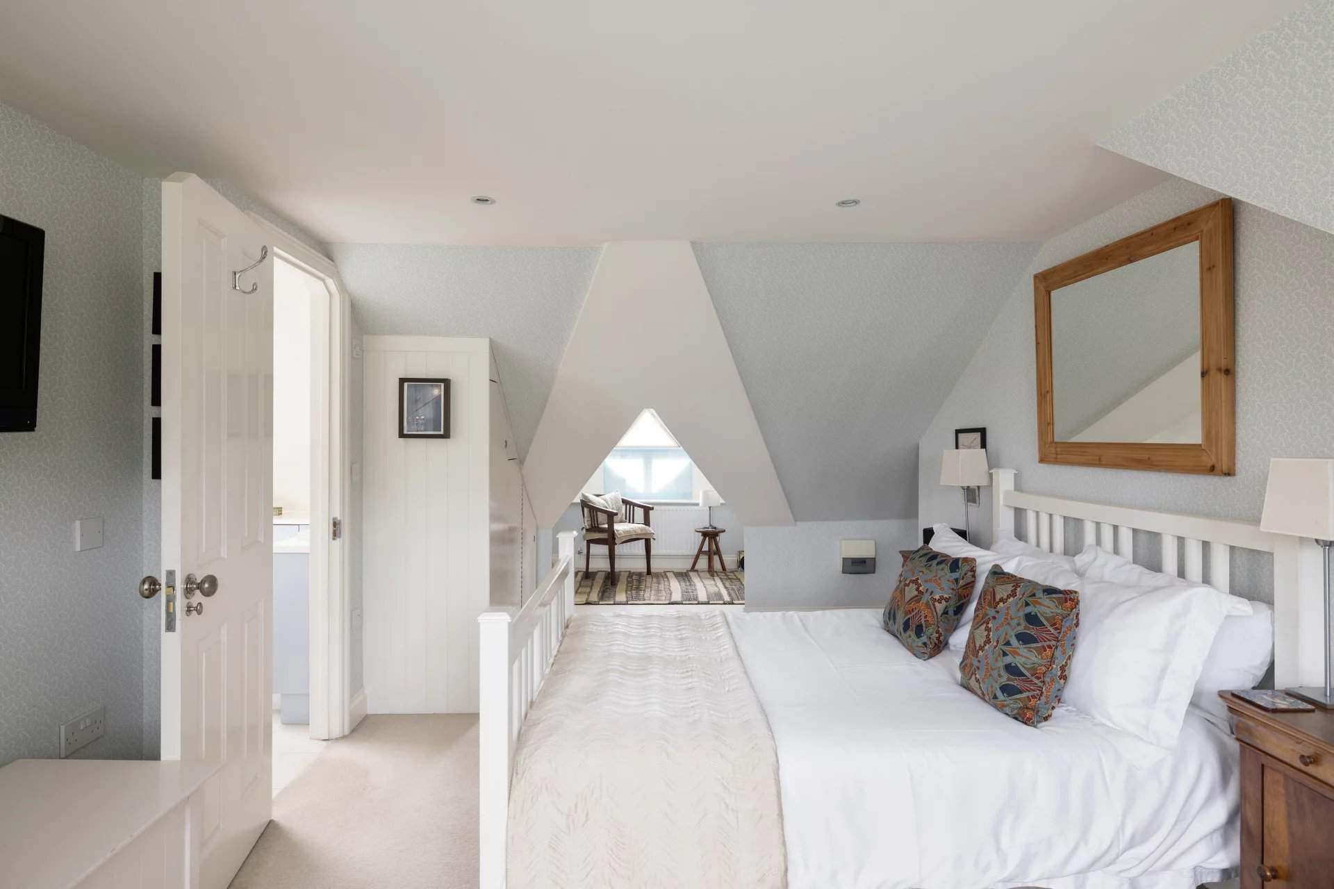 London  - House 4 Bedrooms - picture 14