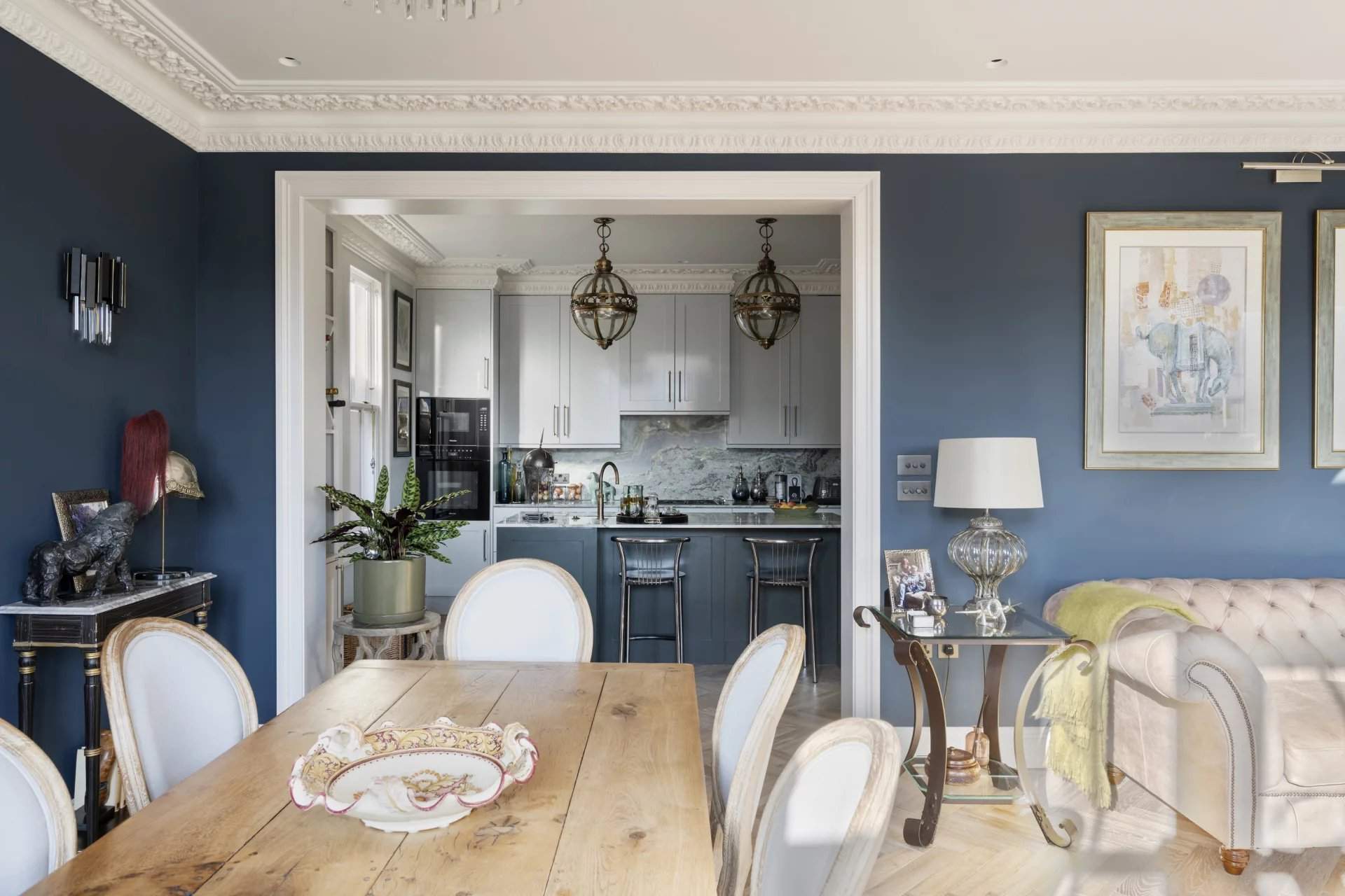 London  - Apartment 2 Bedrooms - picture 2