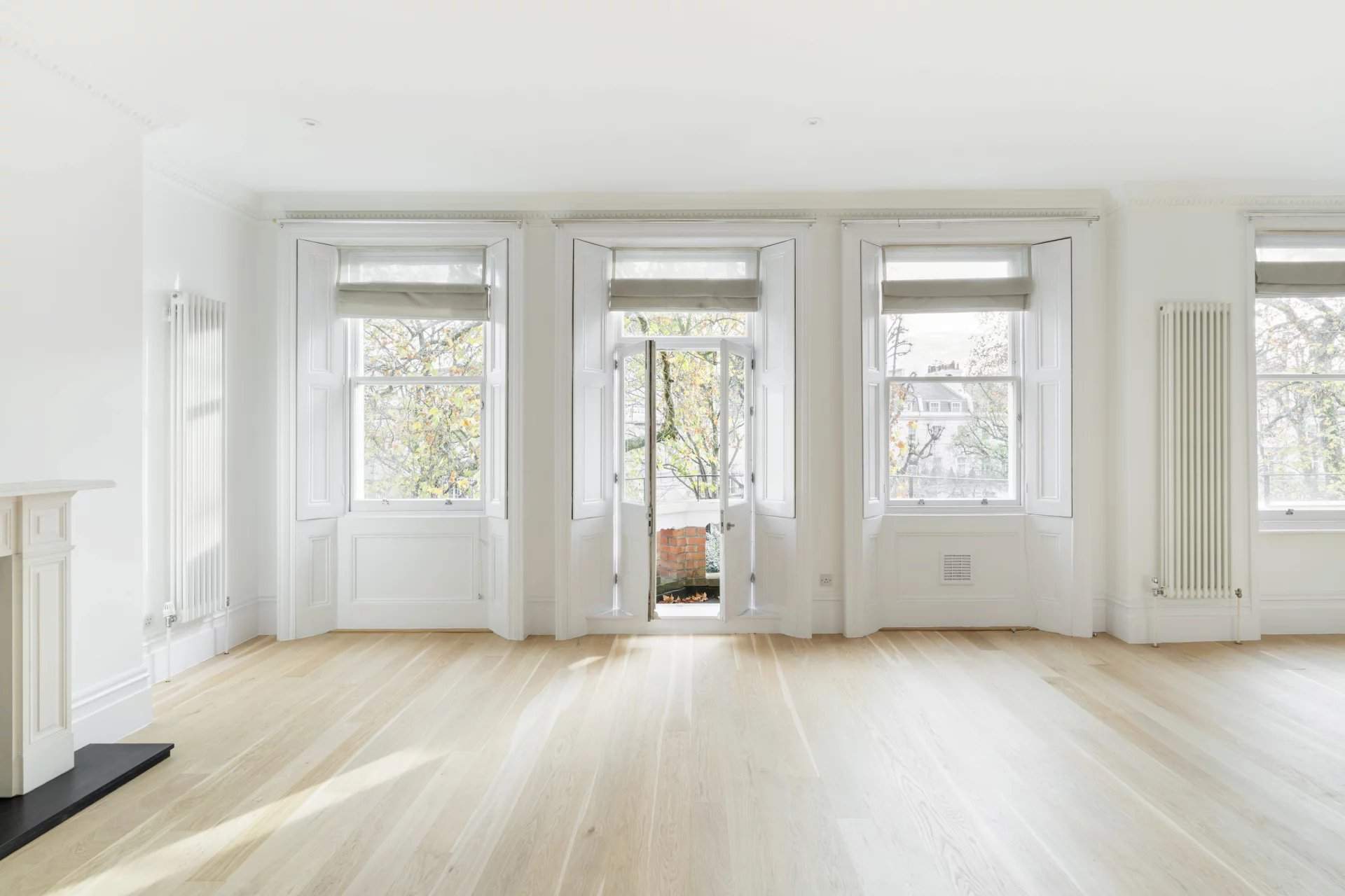 London  - Apartment 2 Bedrooms - picture 1