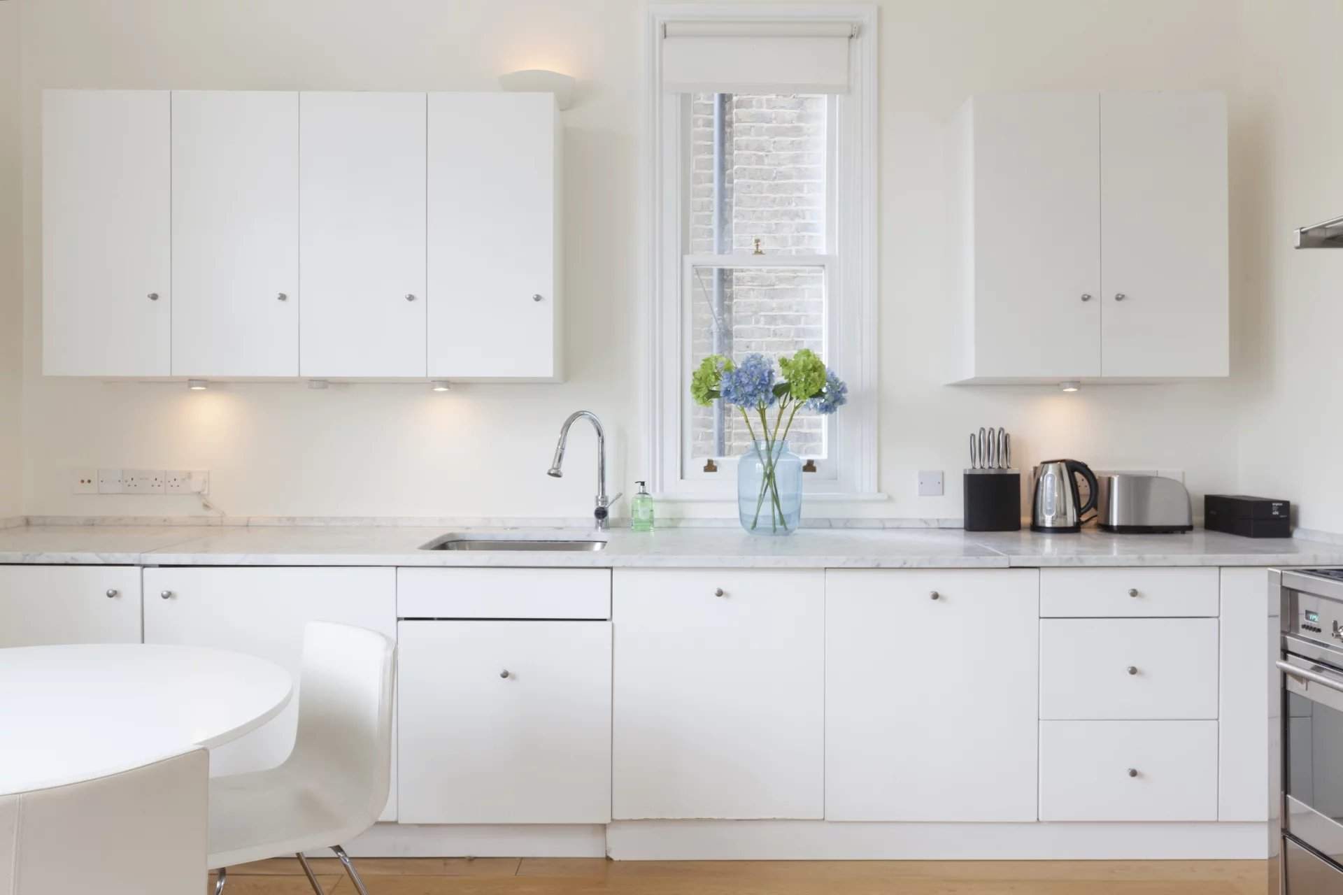 London  - Apartment 2 Bedrooms - picture 3