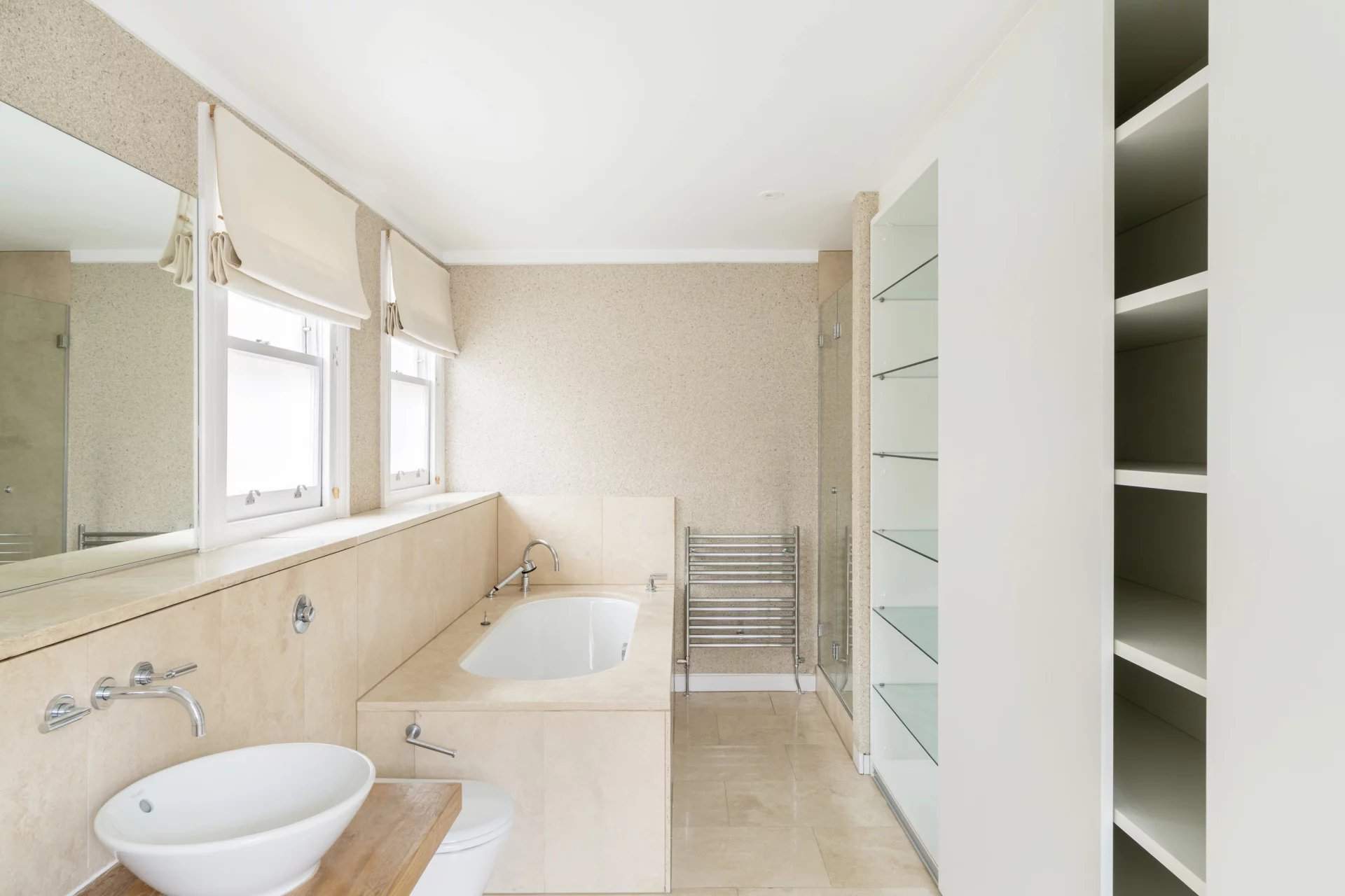 London  - Apartment 2 Bedrooms - picture 11