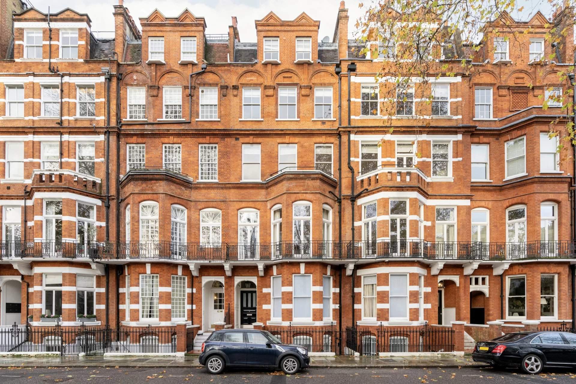 London  - Apartment 3 Bedrooms - picture 1