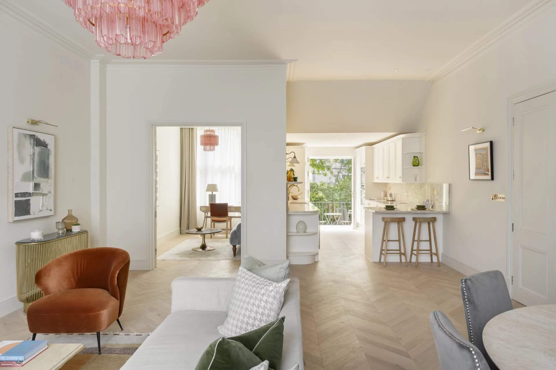 London  - Apartment 3 Bedrooms - picture 4