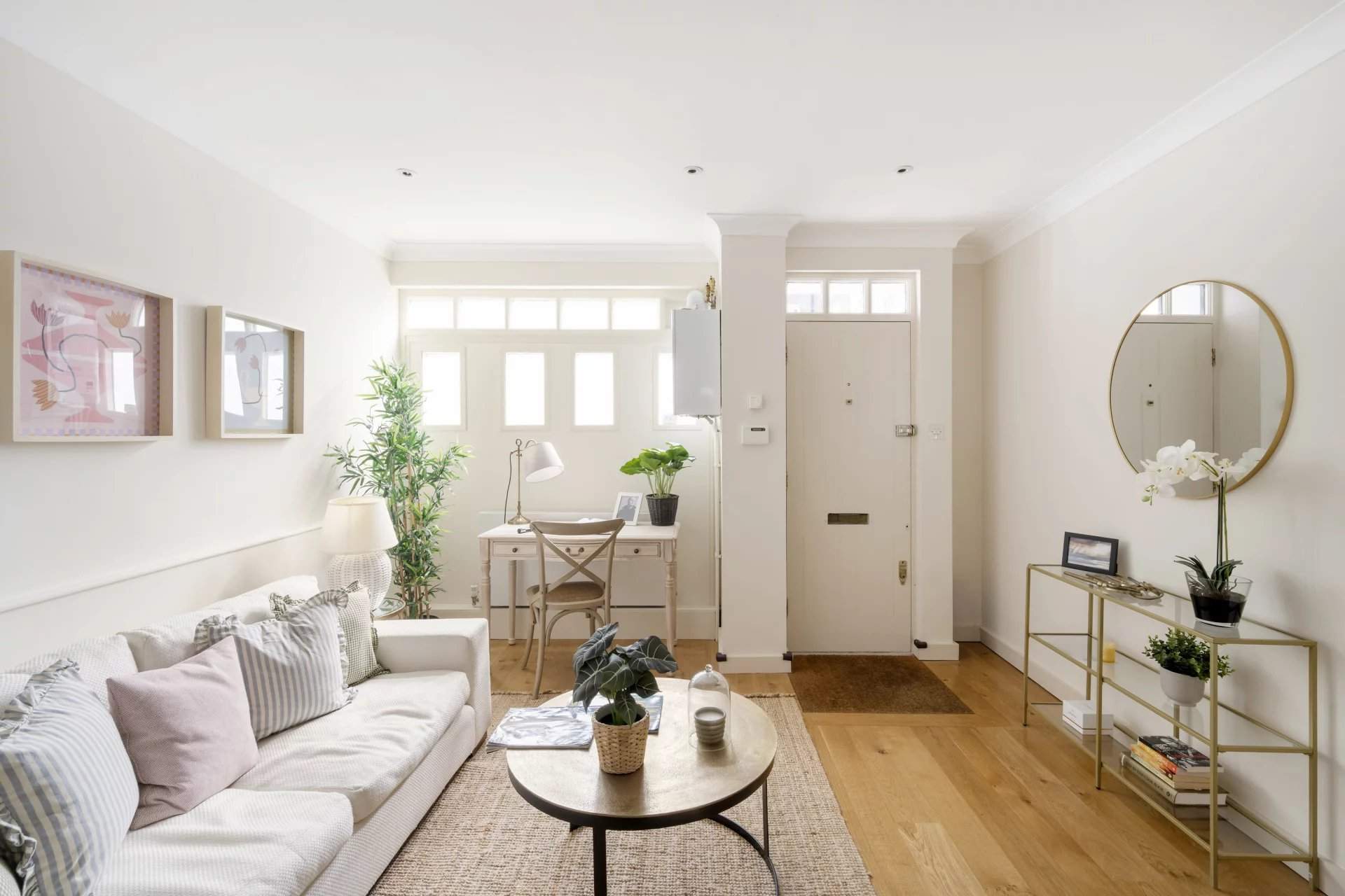 London  - House 3 Bedrooms - picture 3