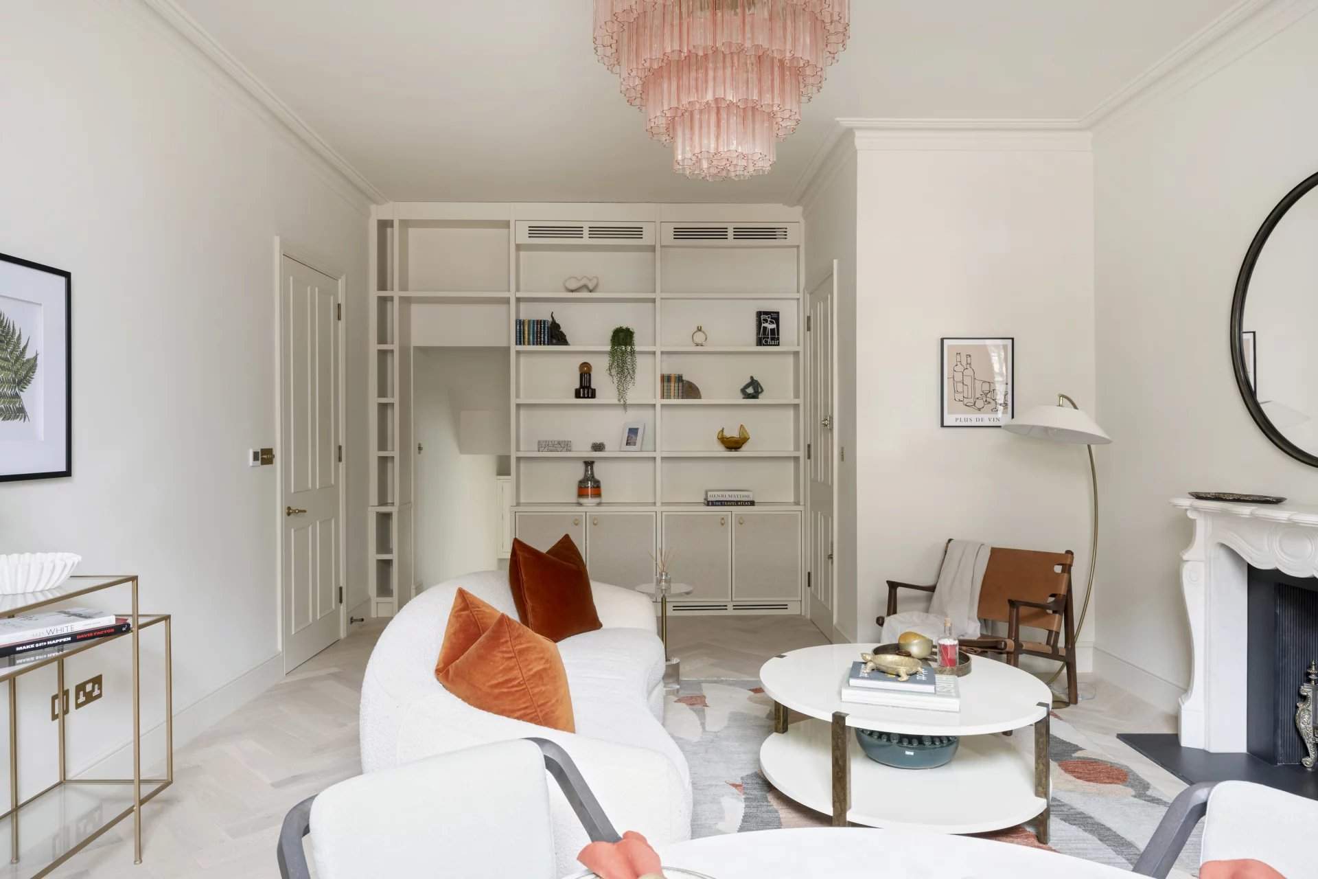 London  - Apartment 3 Bedrooms - picture 2