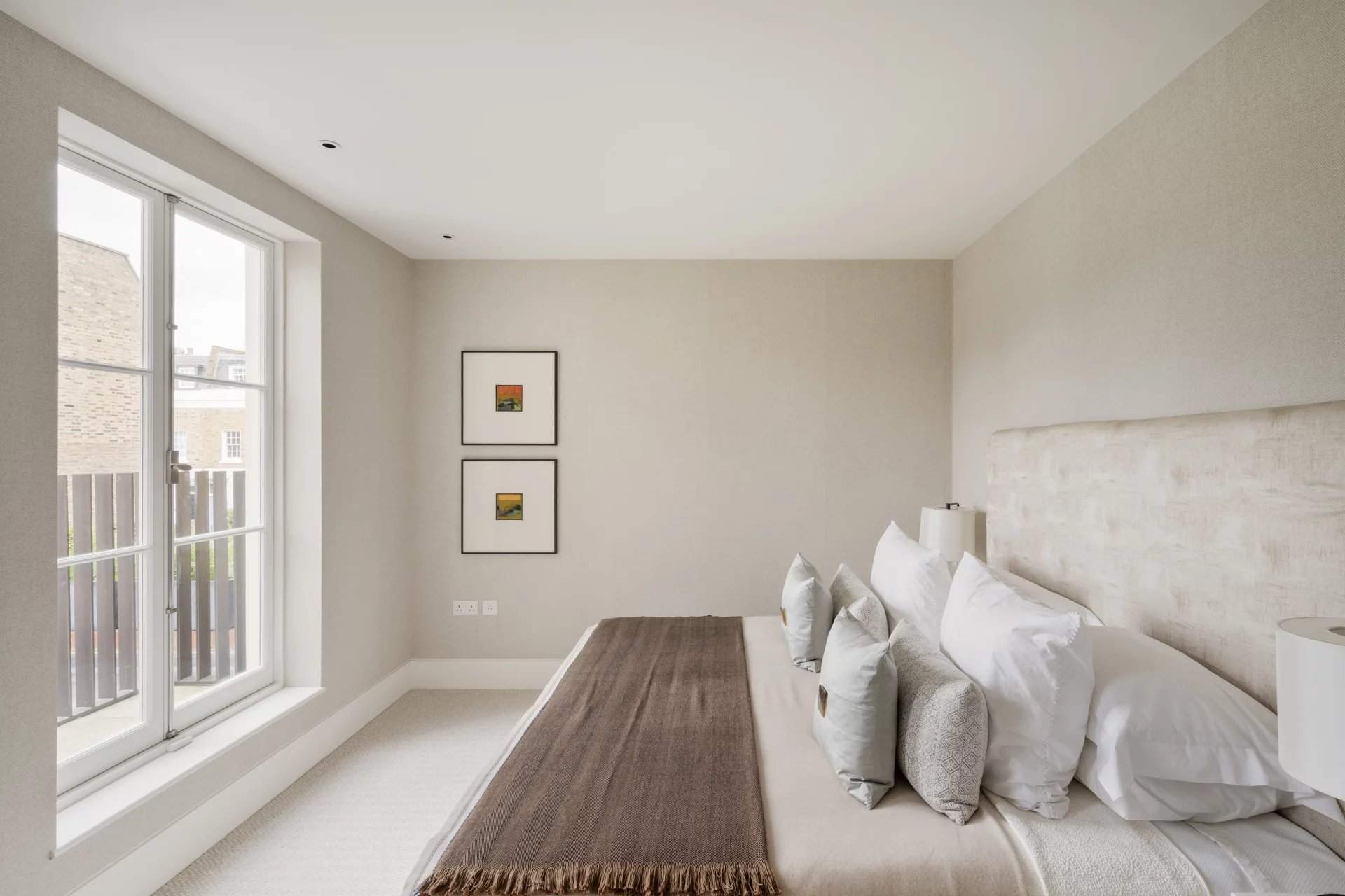 London  - House 4 Bedrooms - picture 13