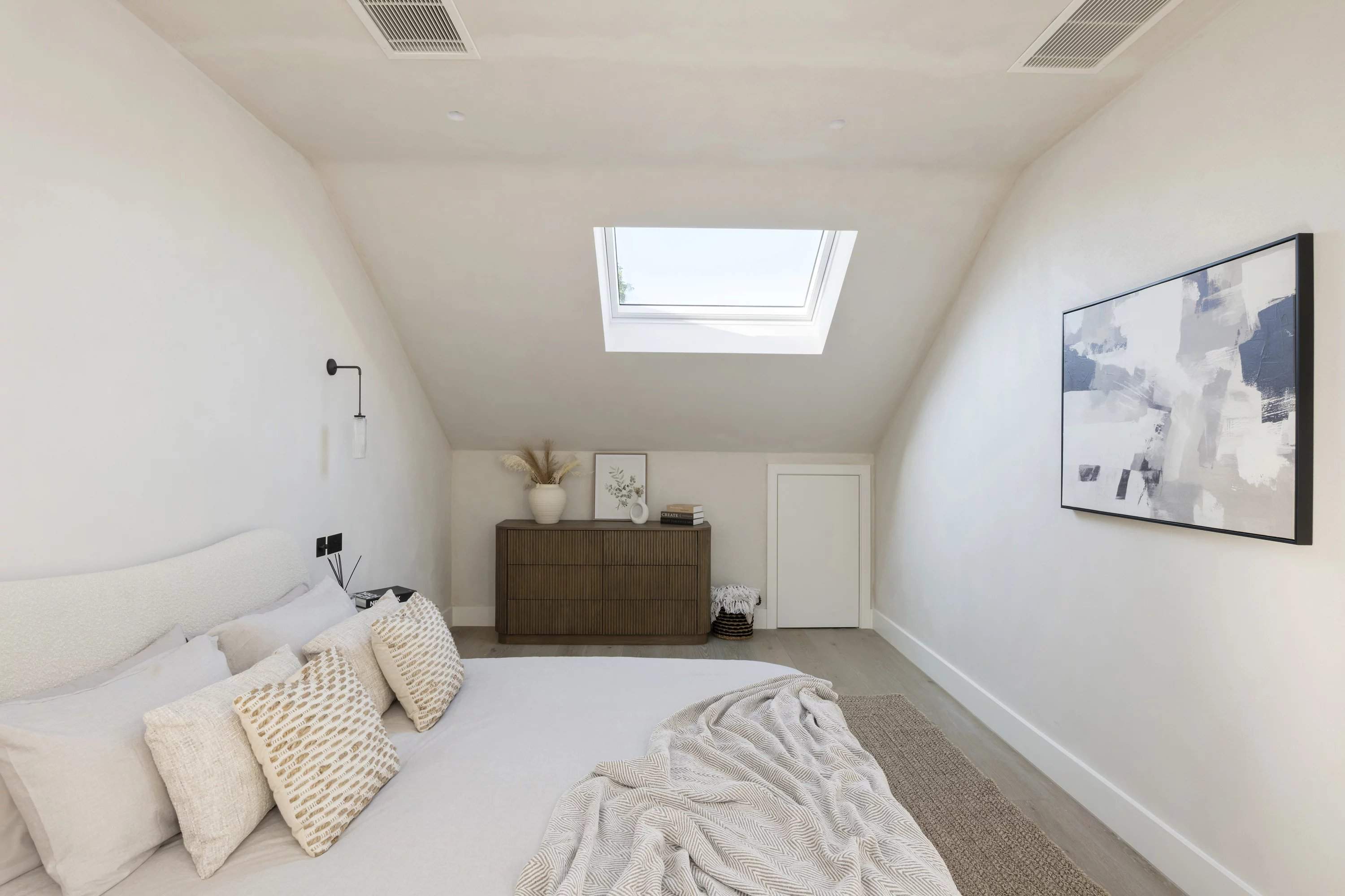 Russell Gardens Mews, Kensington picture 7