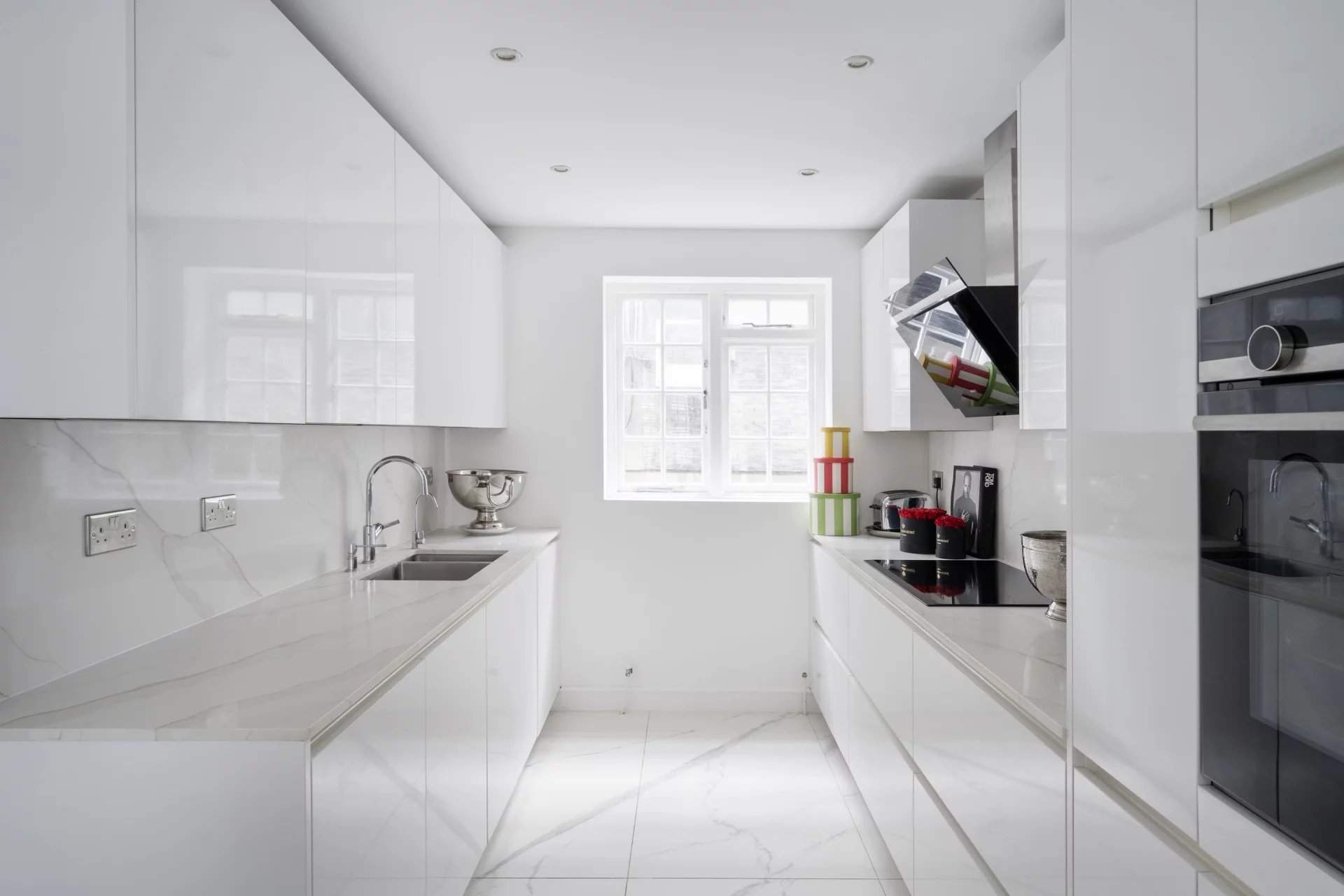 London  - House 4 Bedrooms - picture 6