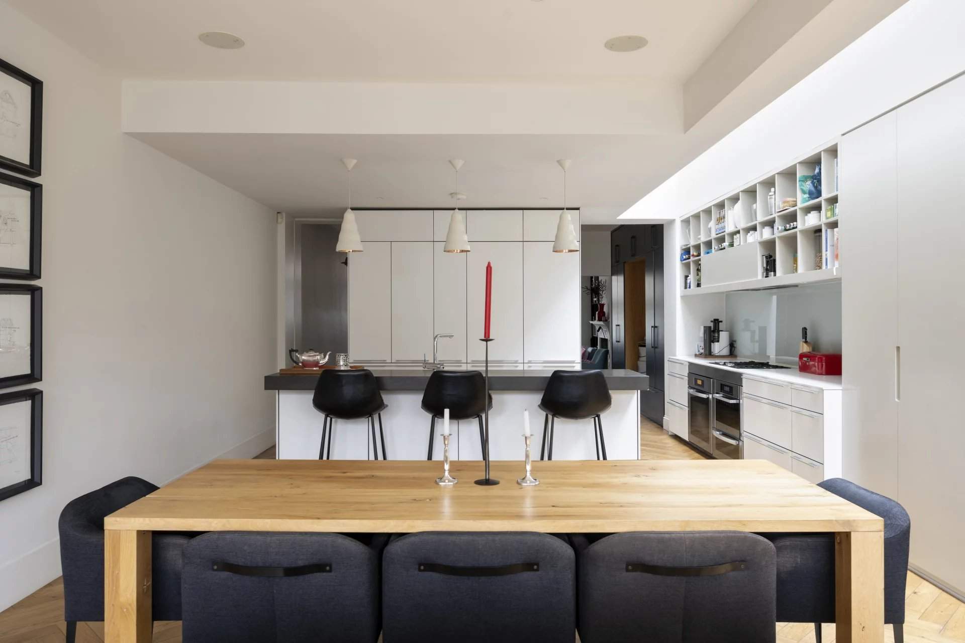 London  - House 5 Bedrooms - picture 7