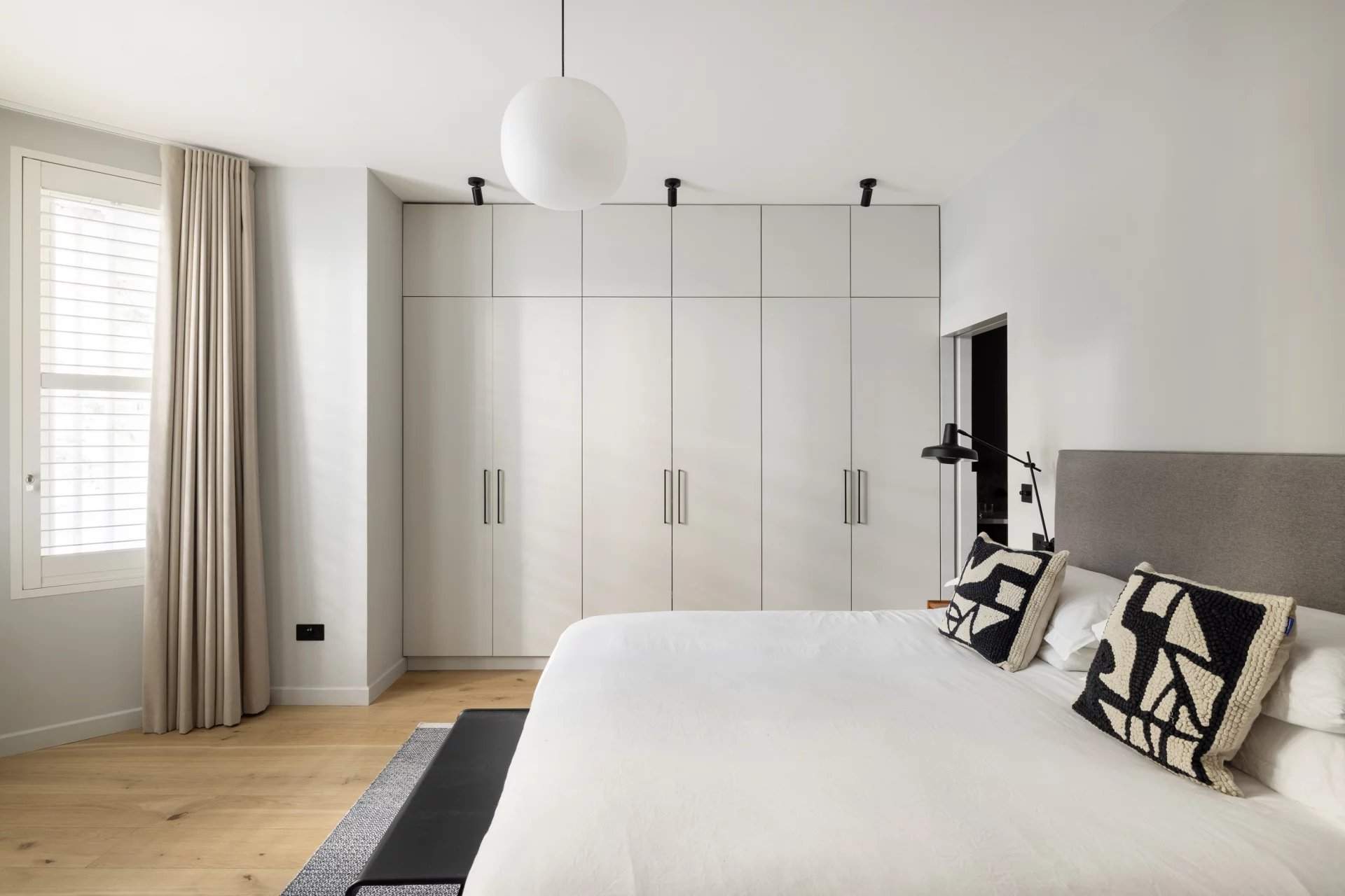 London  - Apartment 2 Bedrooms - picture 9