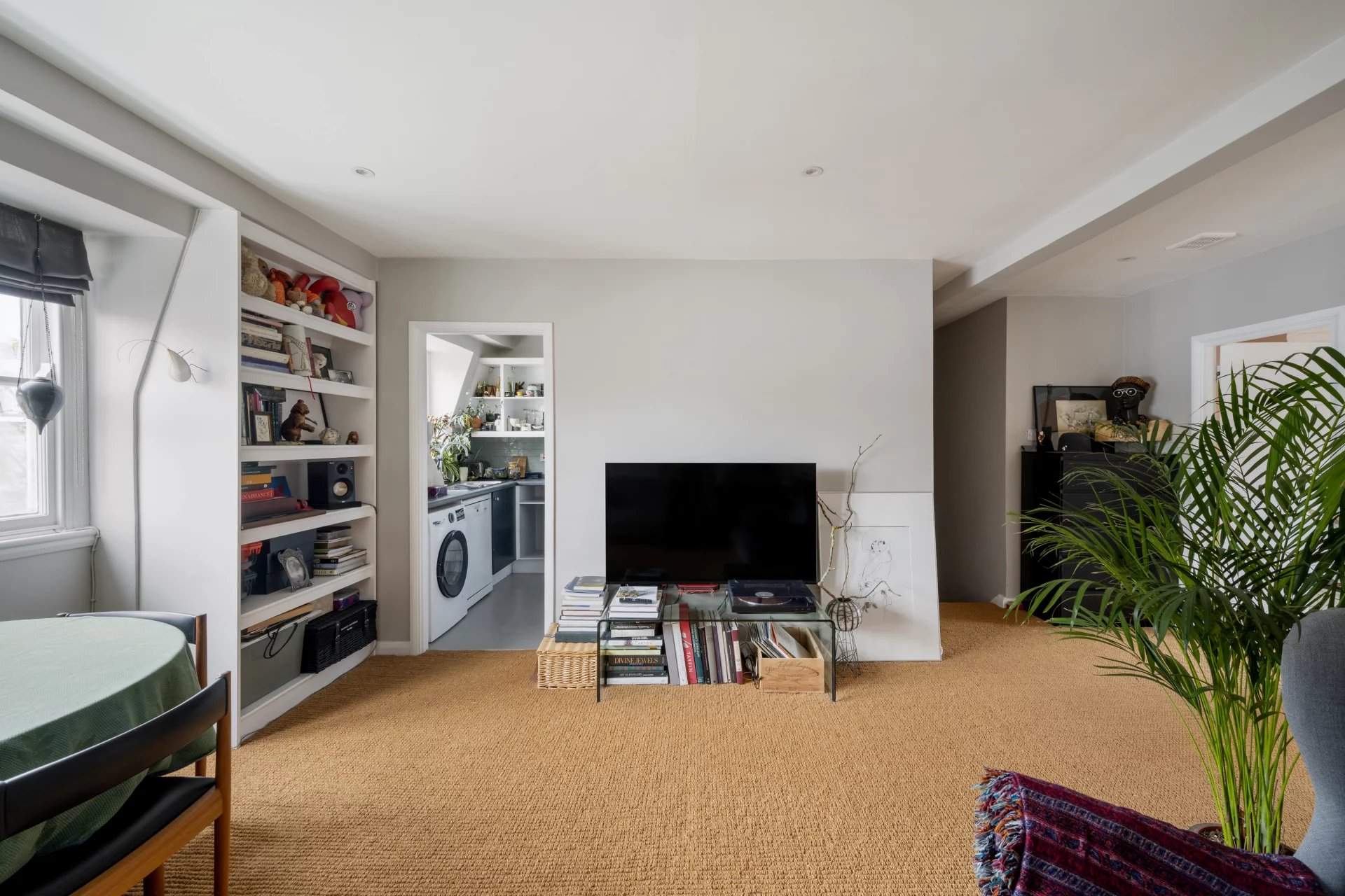 London  - Apartment 2 Bedrooms - picture 3