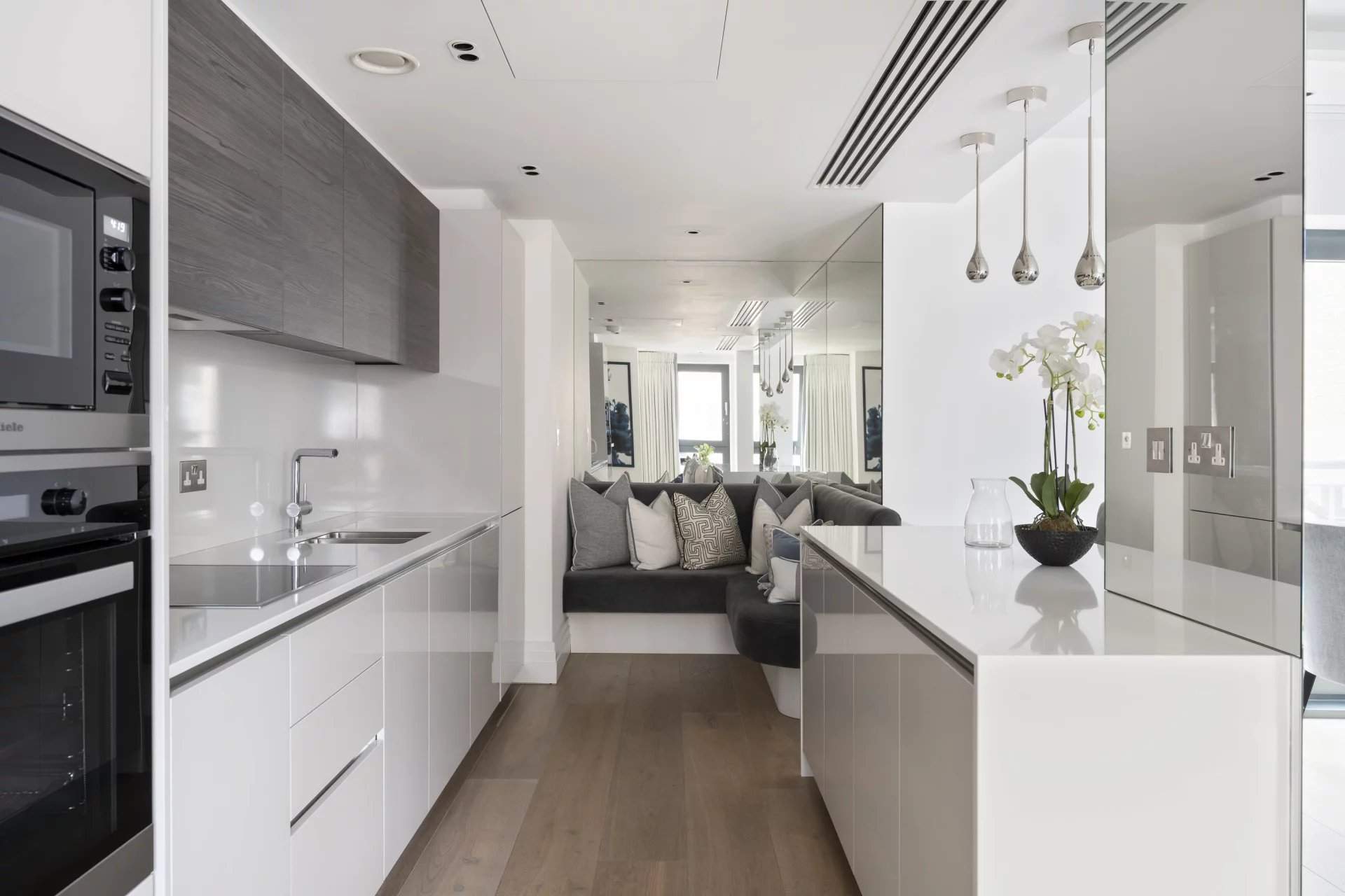 London  - Apartment 2 Bedrooms - picture 3