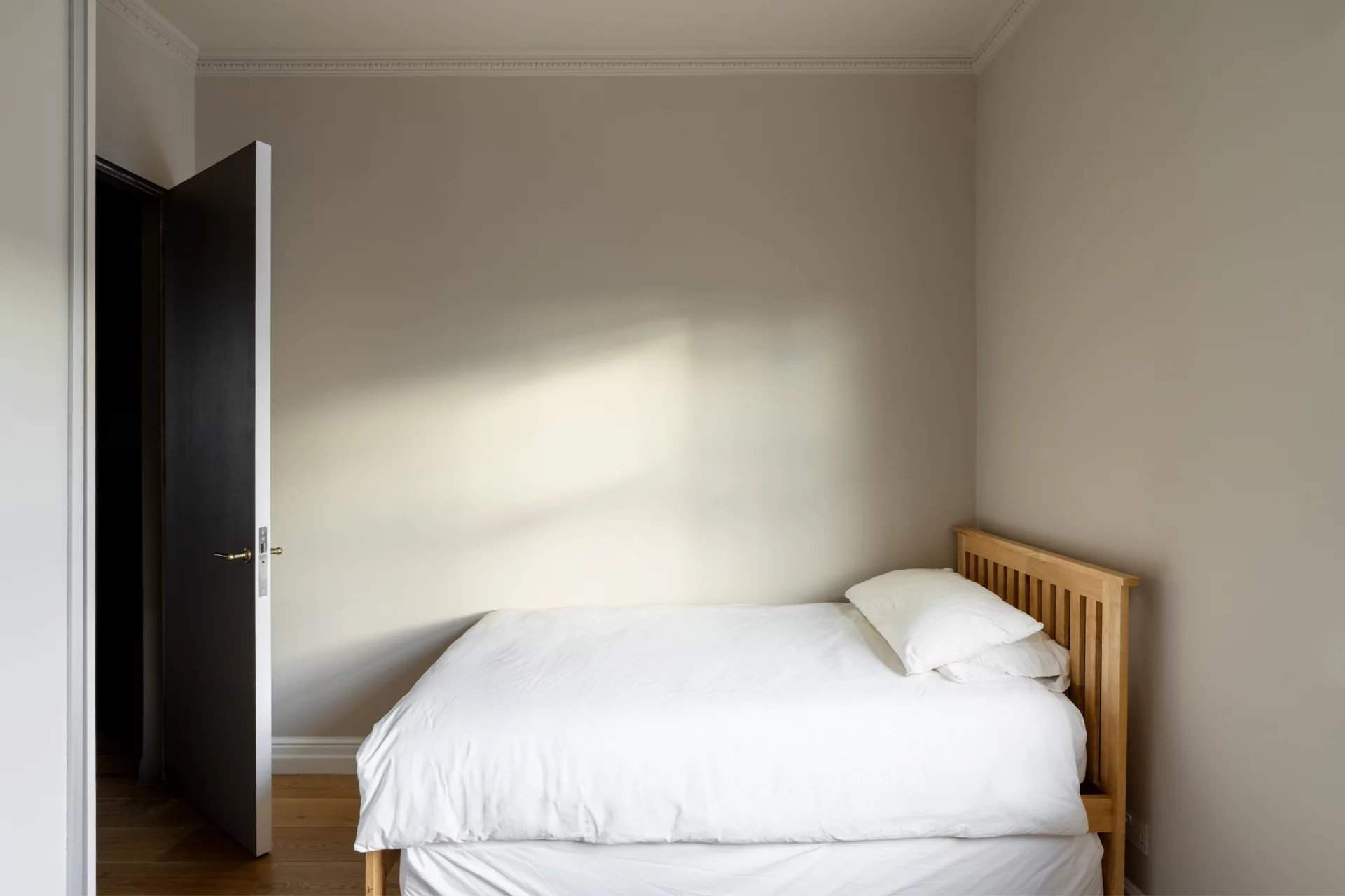 London  - Apartment 2 Bedrooms - picture 11