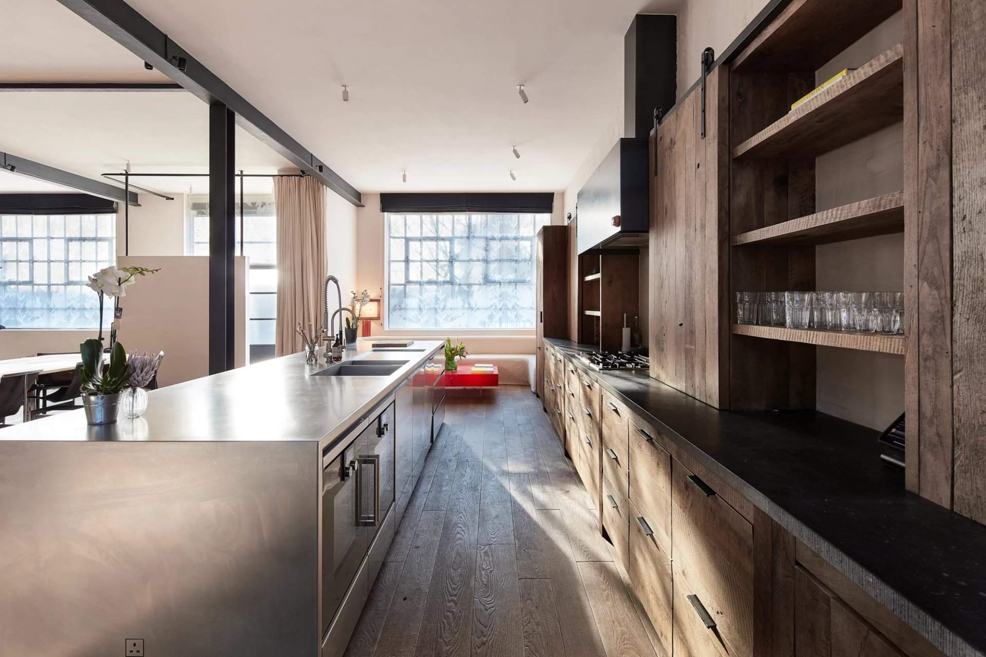 London  - House 5 Bedrooms - picture 4