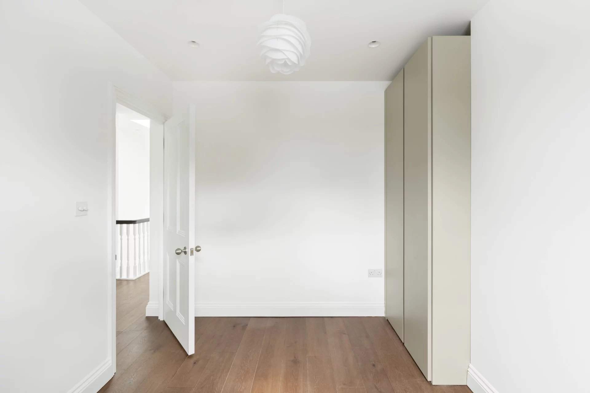 London  - Apartment 3 Bedrooms - picture 14