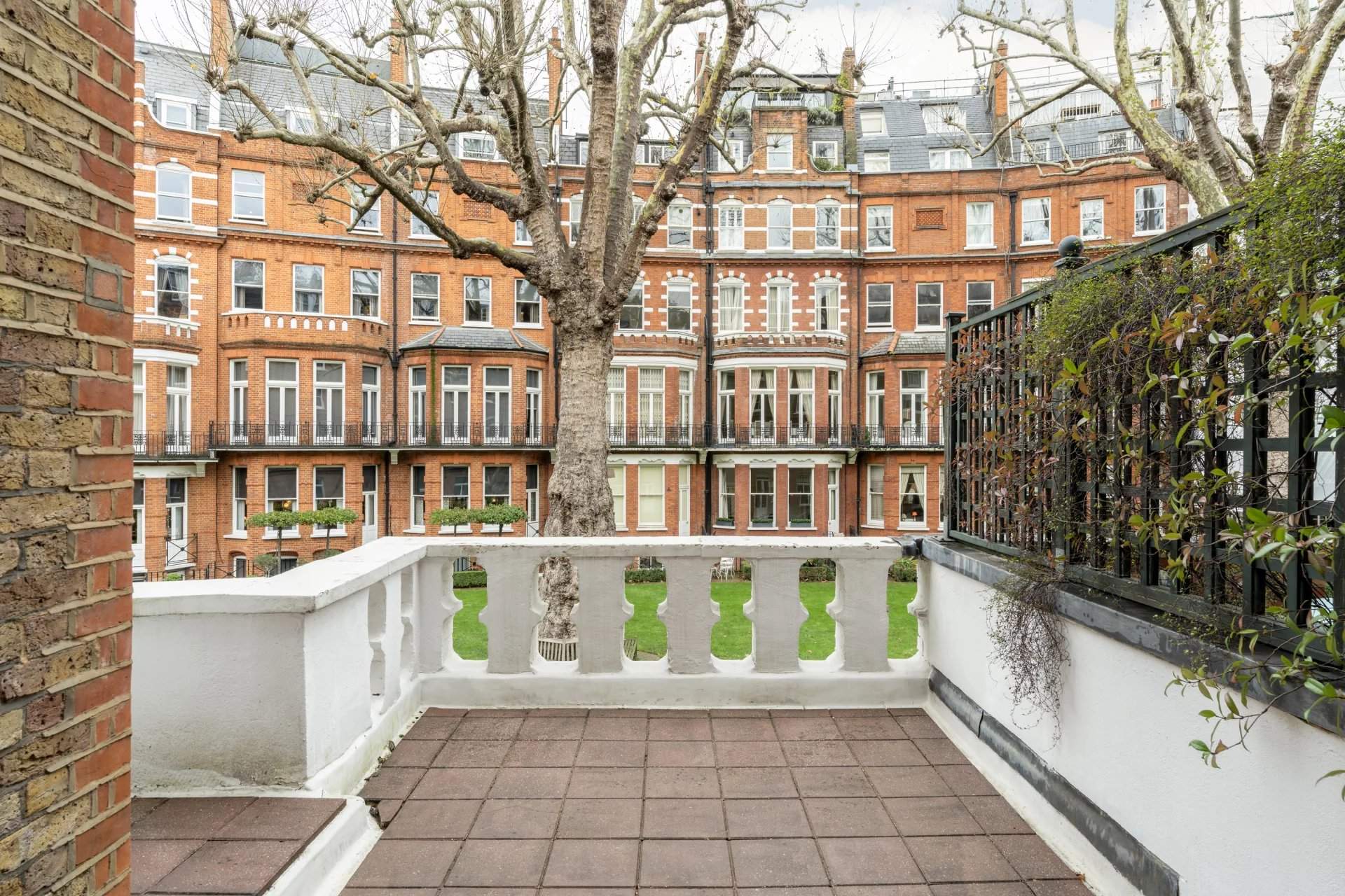 London  - Apartment 2 Bedrooms - picture 13