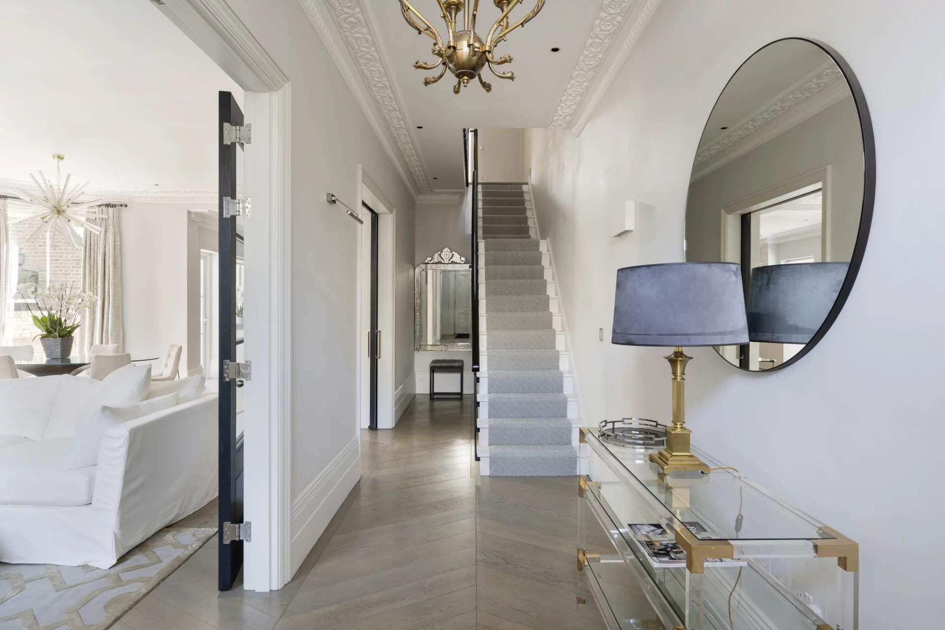 London  - House 6 Bedrooms - picture 2