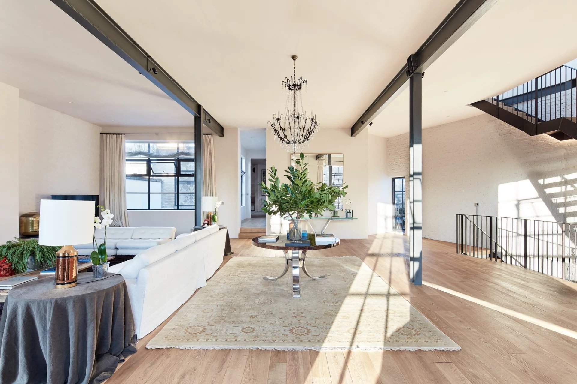 London  - House 5 Bedrooms - picture 10