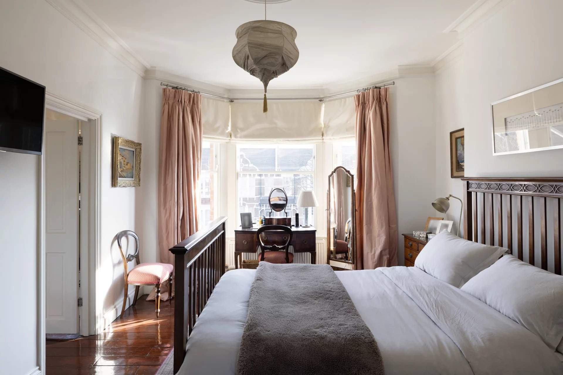 London  - House 4 Bedrooms - picture 11