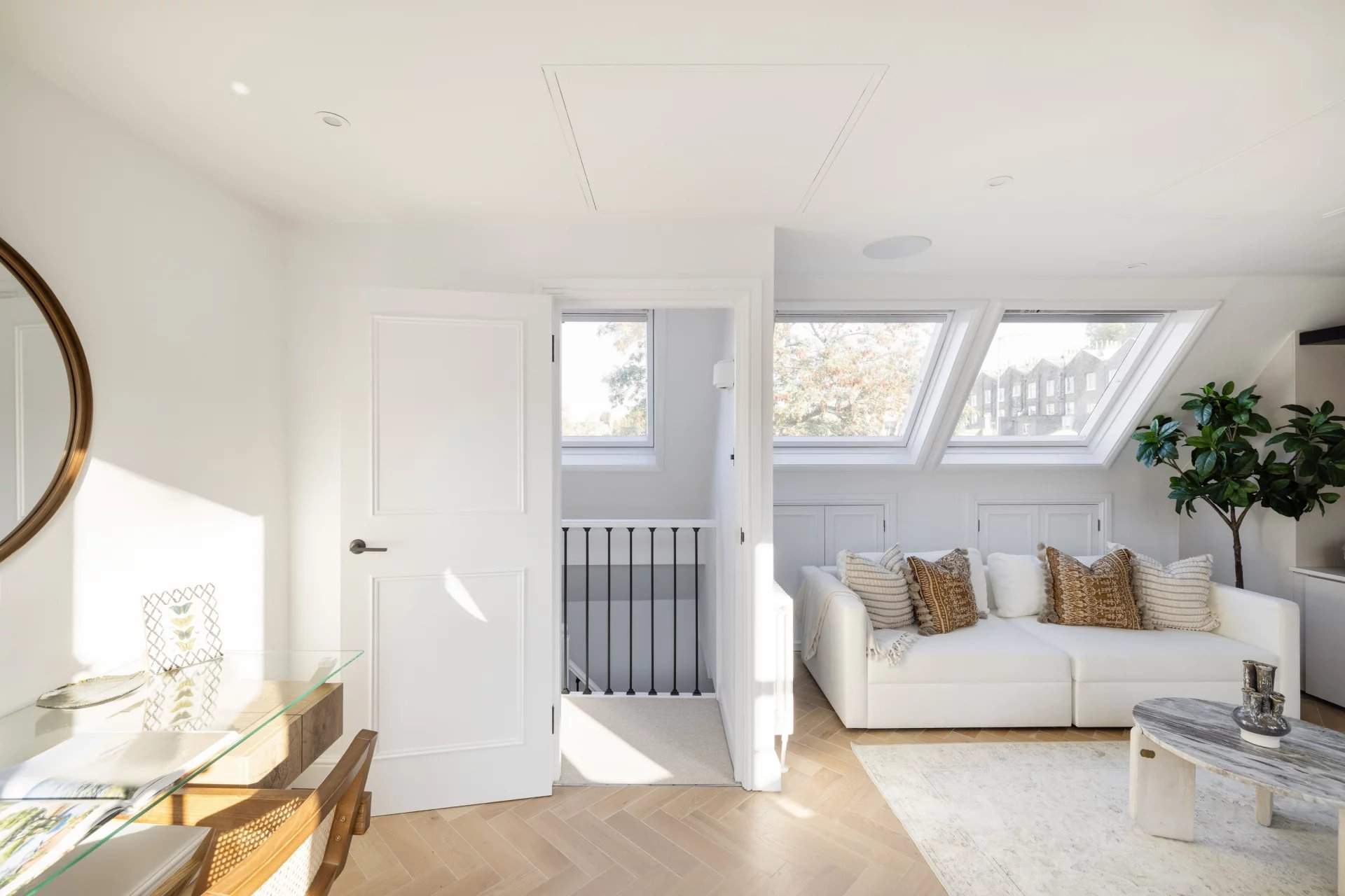 London  - House 3 Bedrooms - picture 8