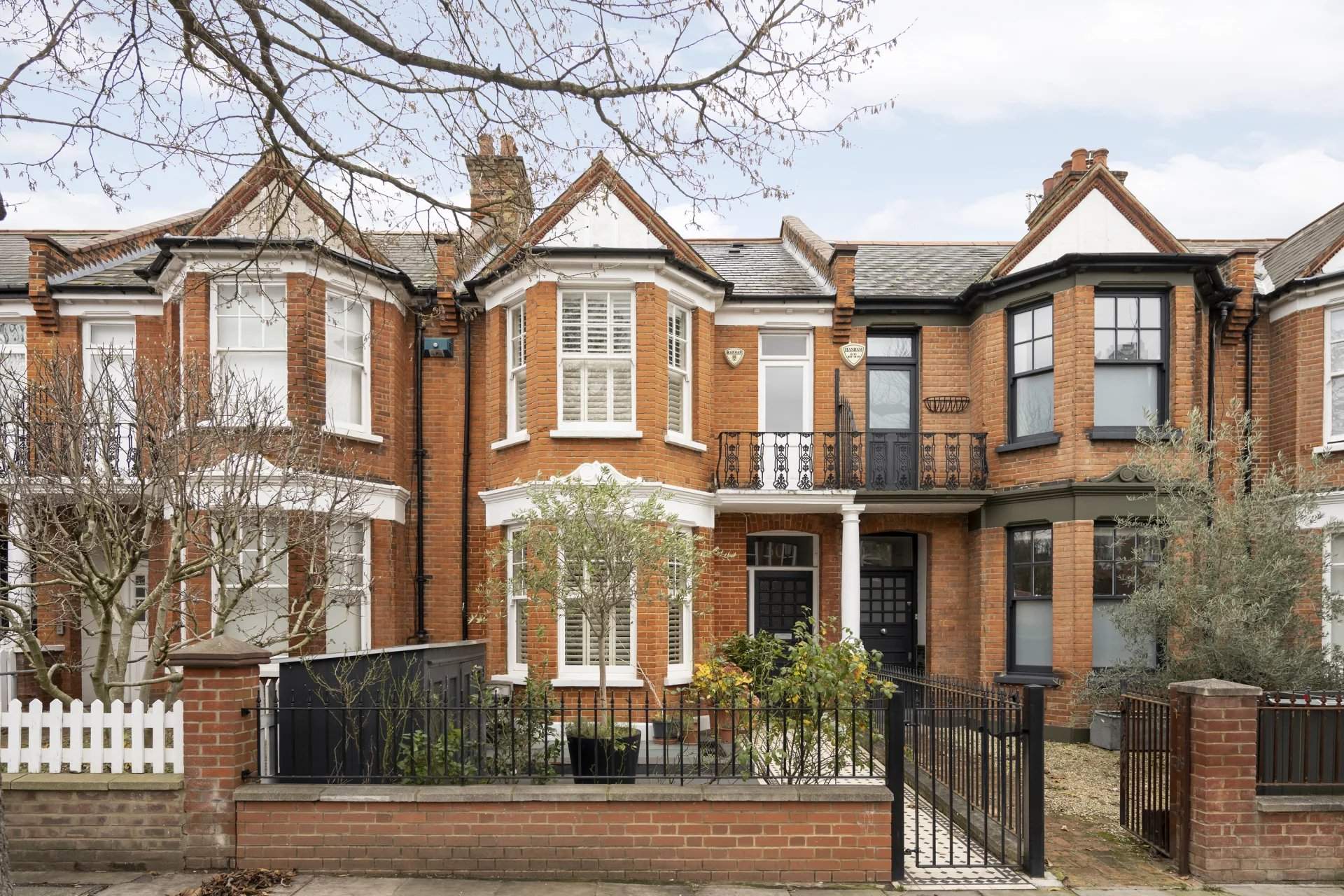 London  - House 5 Bedrooms - picture 1