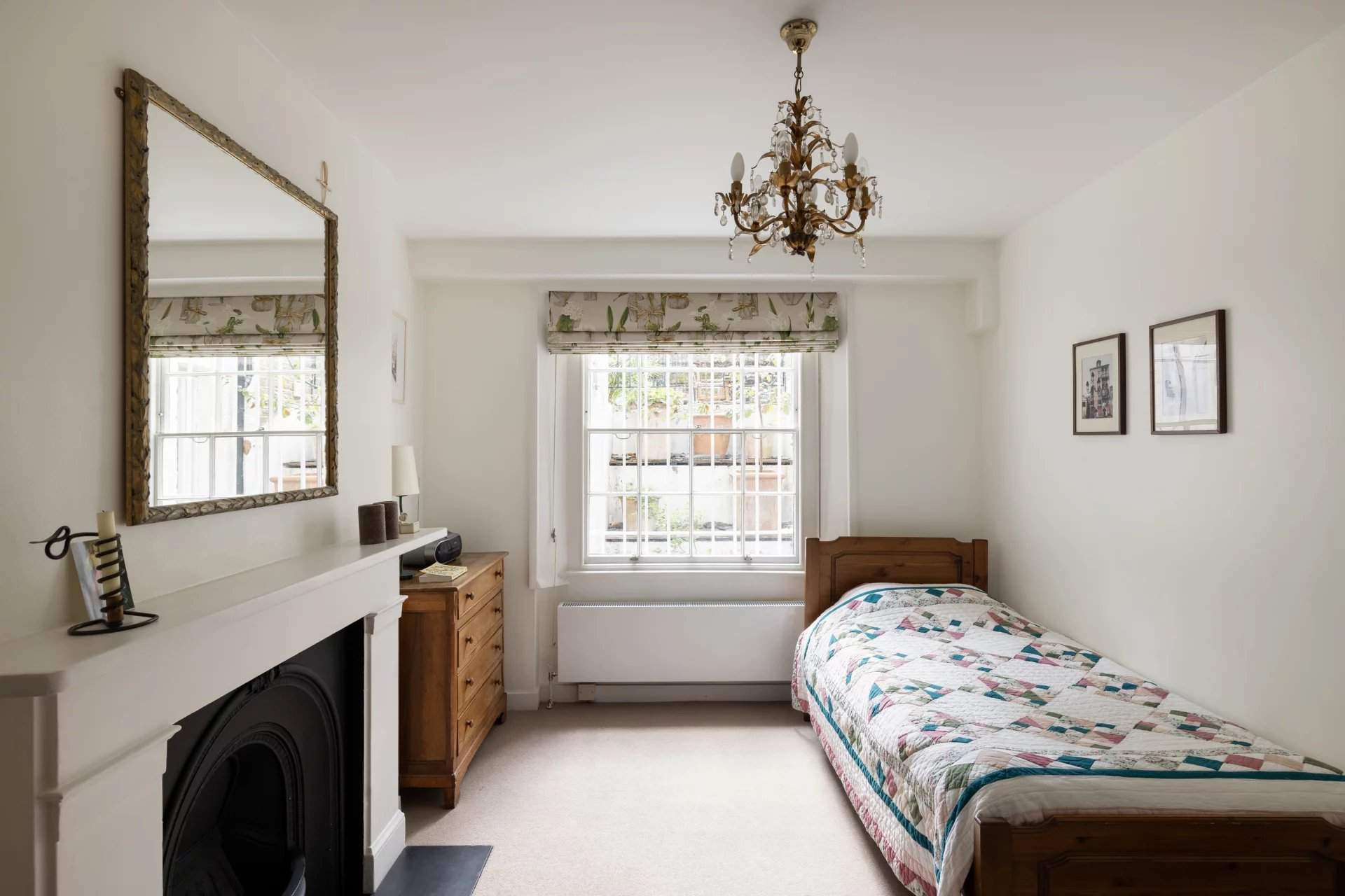 London  - House 5 Bedrooms - picture 11