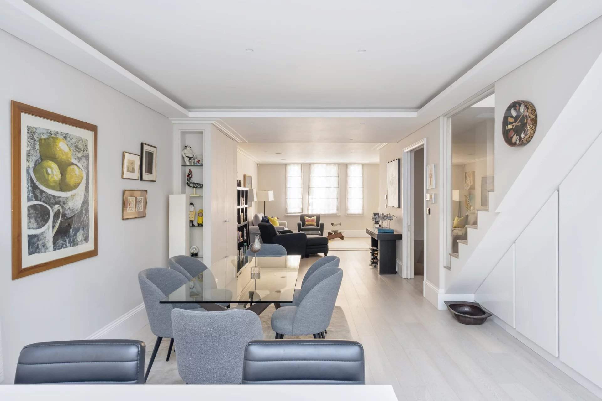 London  - Apartment 3 Bedrooms - picture 2